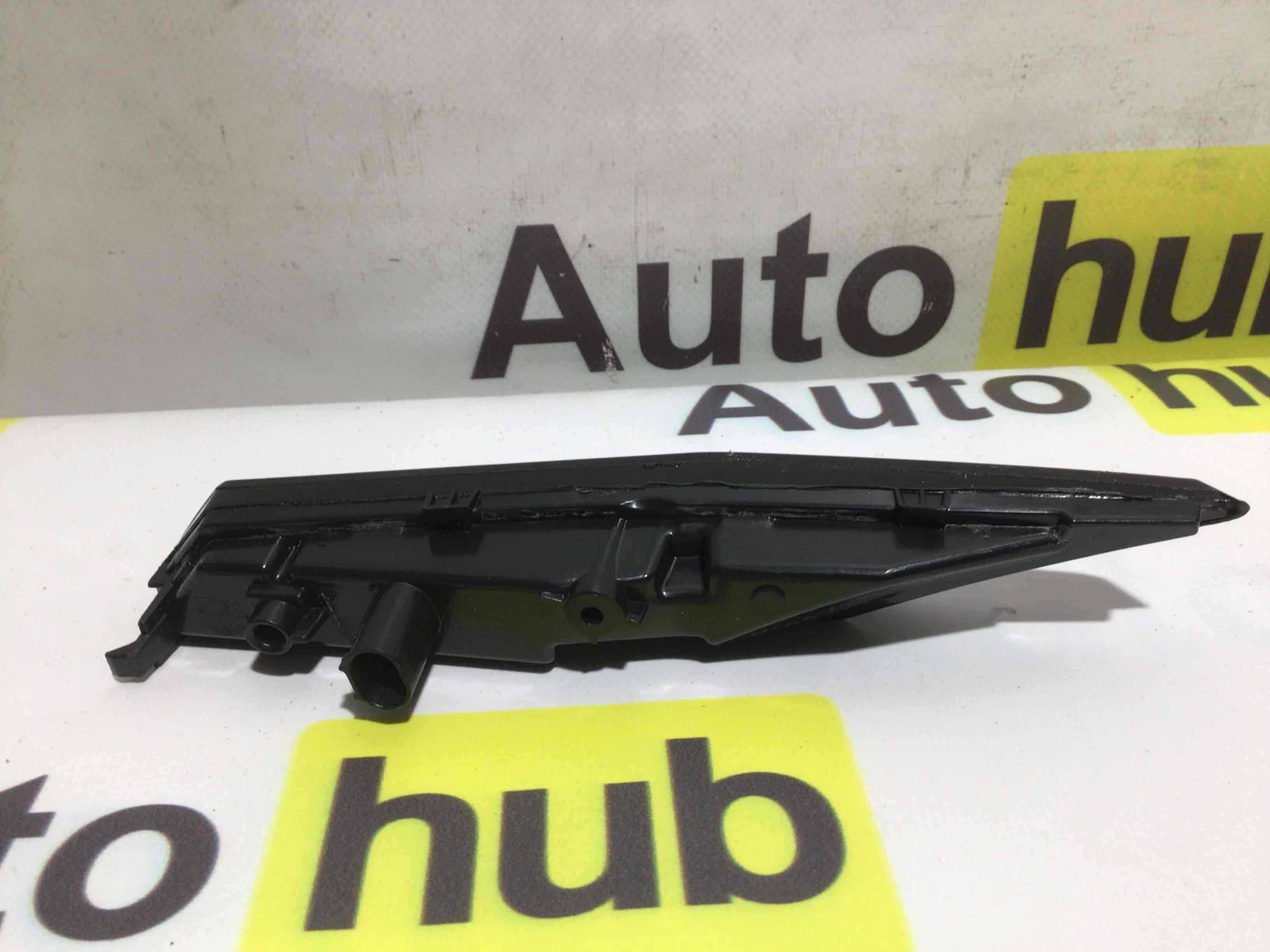 Фонарь (указатель/повторитель поворота, поворотник) Porsche Taycan 170326-021