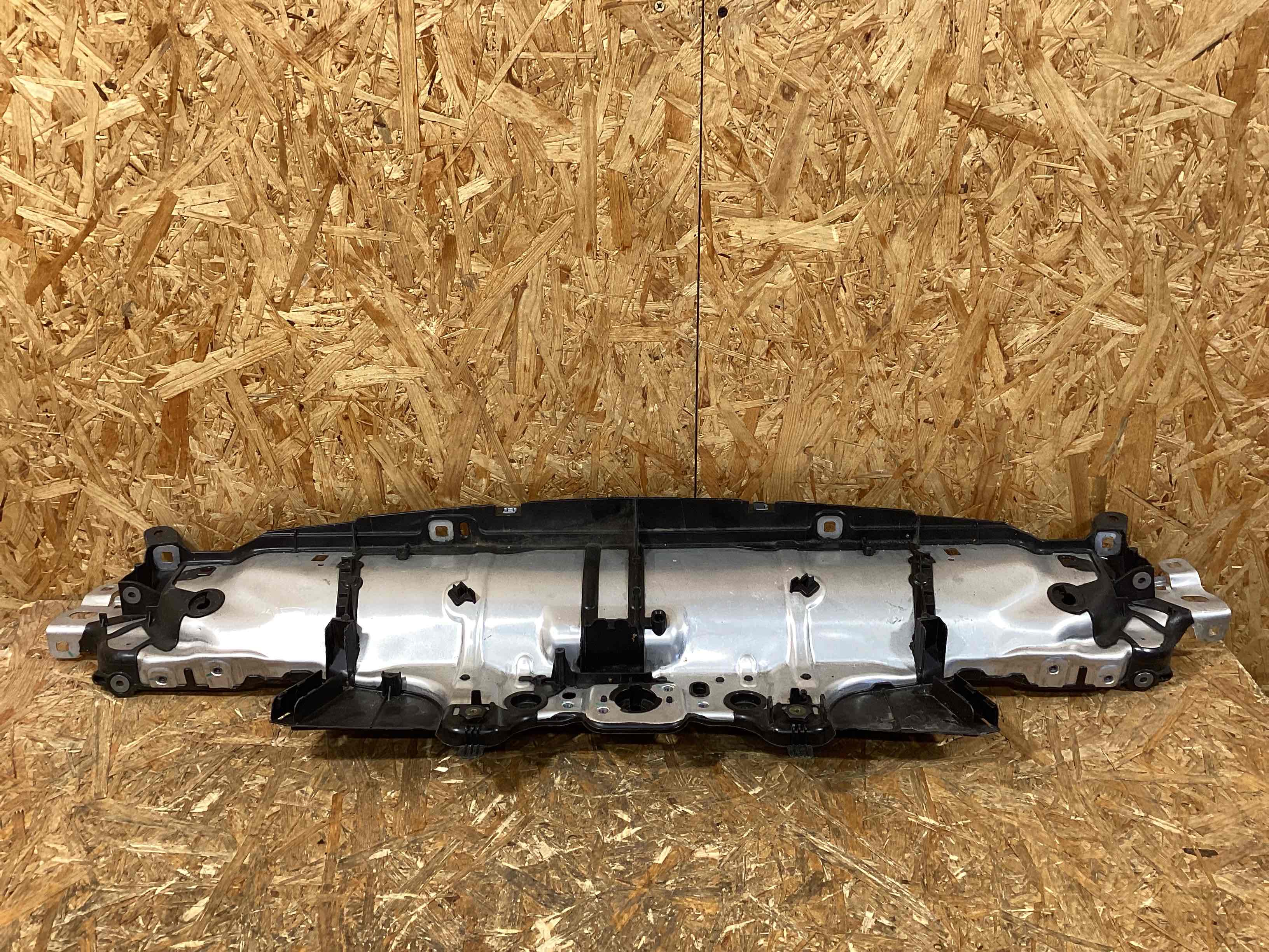 Передняя панель крепления облицовки (телевизор) Porsche Macan 170326-102