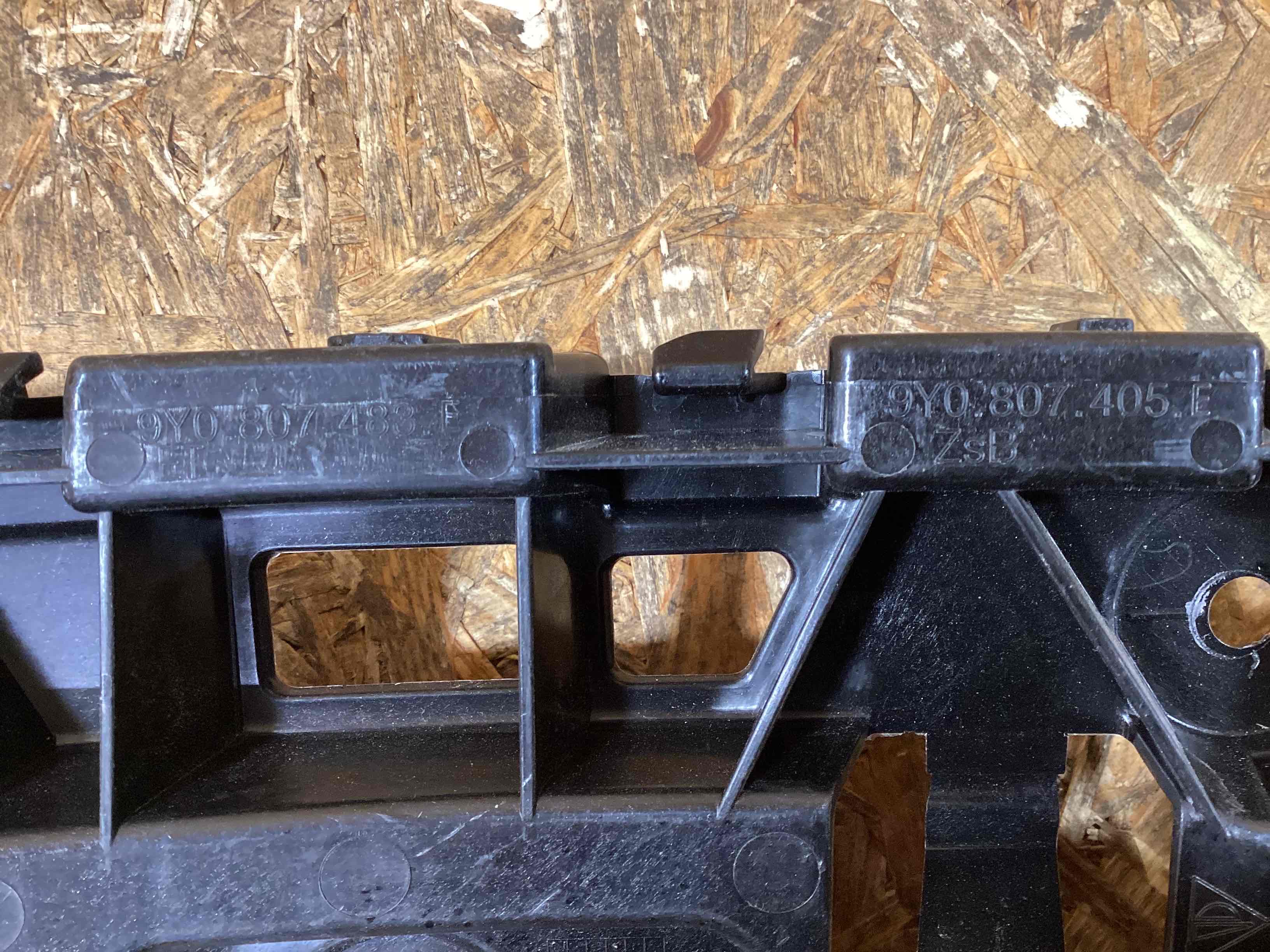 Крепление бампера Porsche Cayenne 170326-105