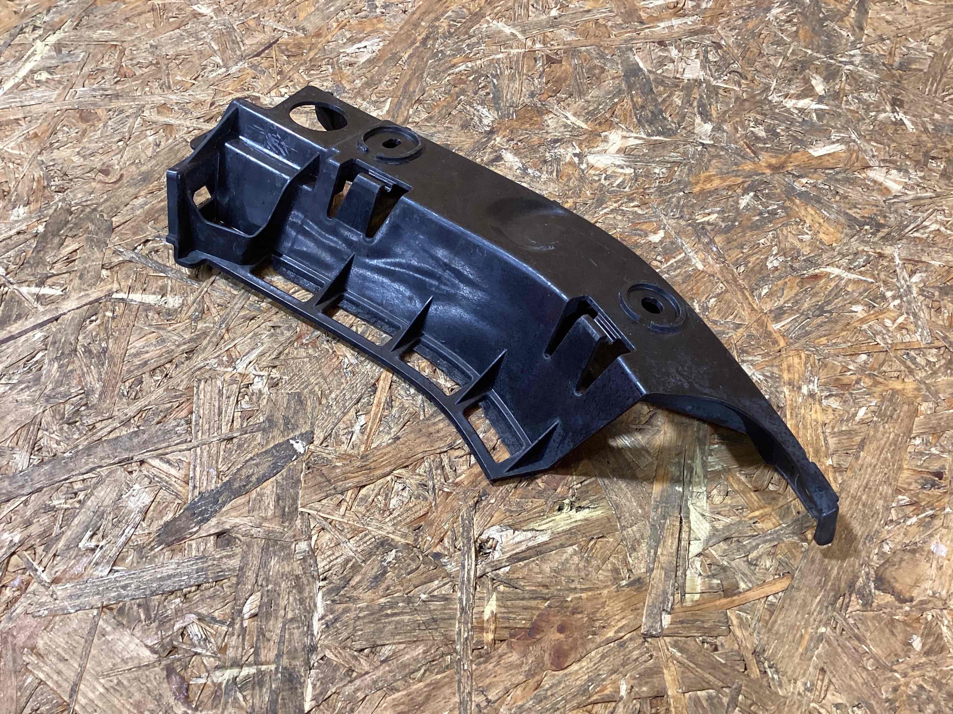 Крепление бампера Porsche Panamera 170326-106