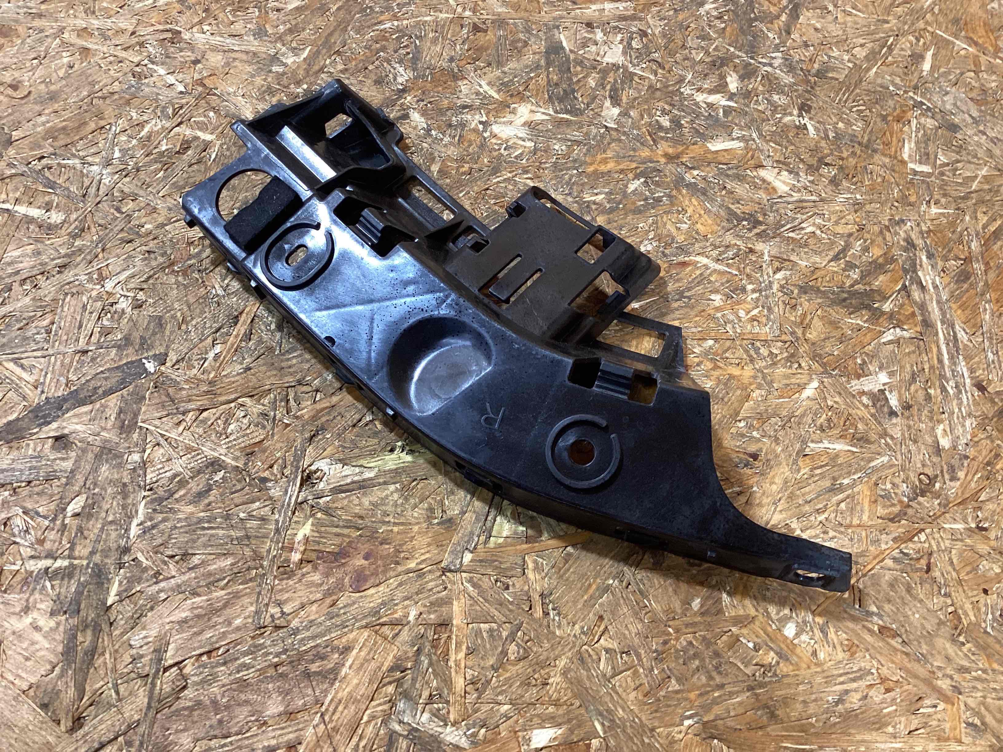 Крепление бампера Porsche Panamera 170326-107