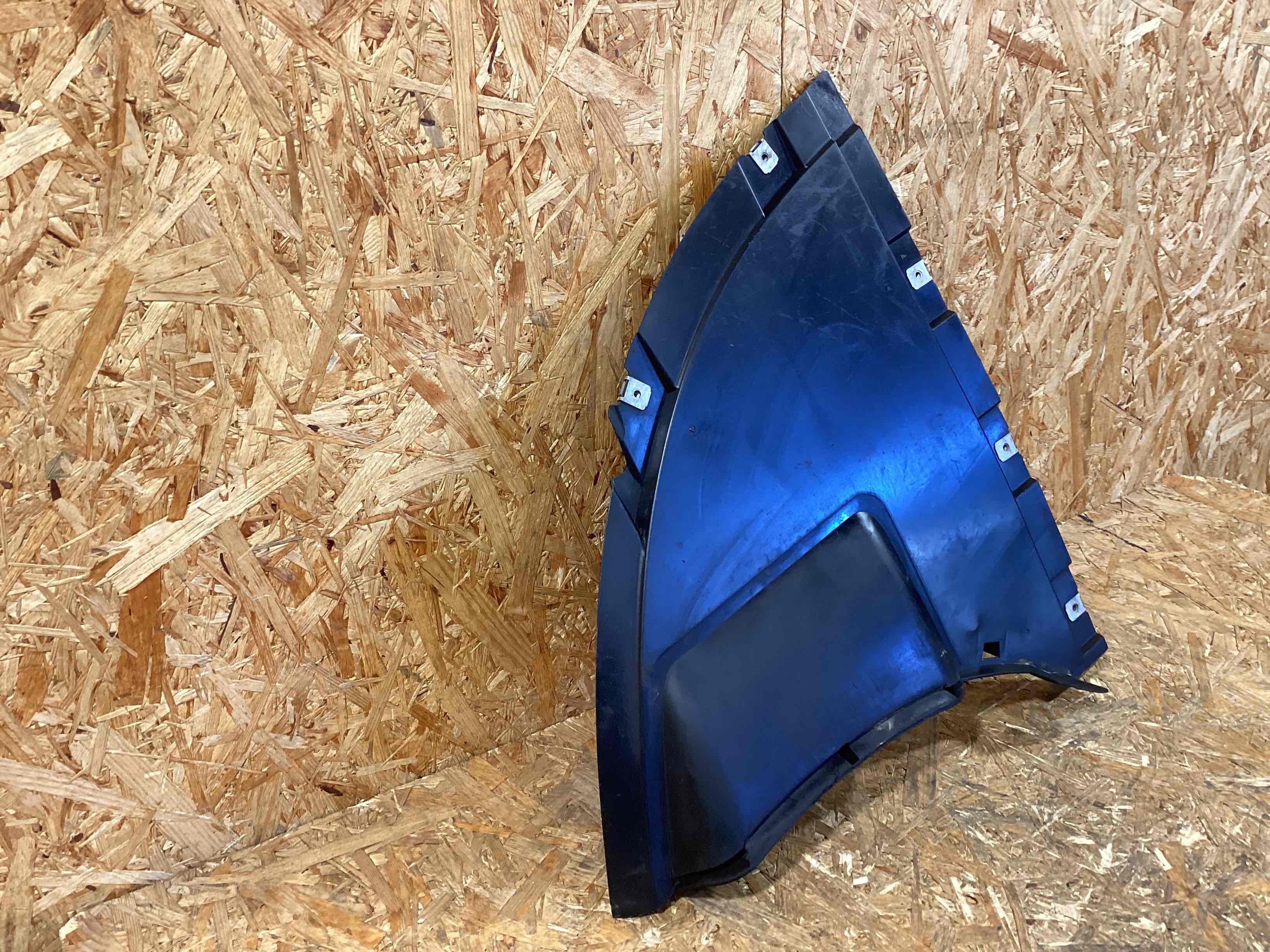 Защита арок передняя правая (подкрылок) Porsche Taycan 170326-121