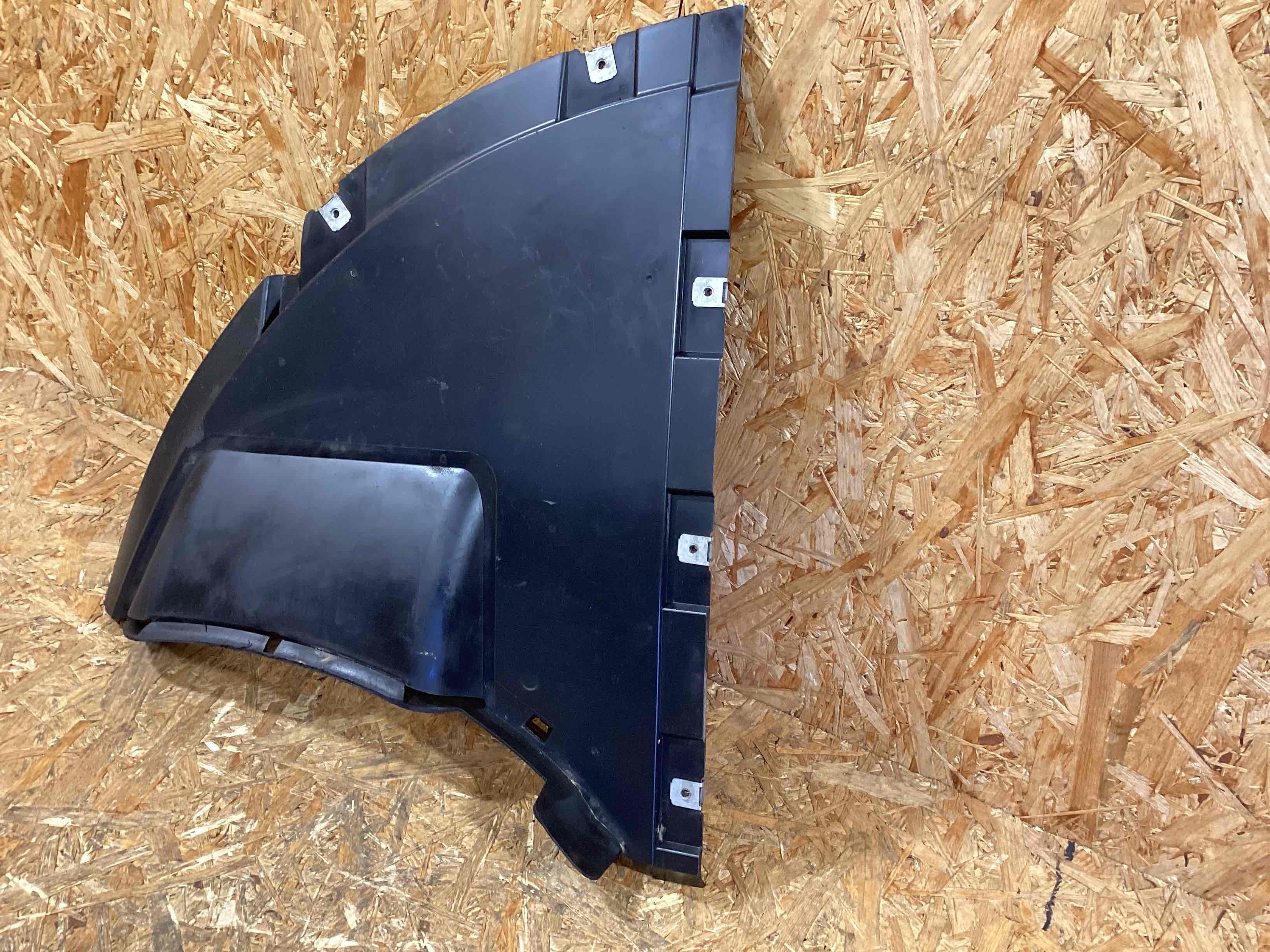 Защита арок передняя правая (подкрылок) Porsche Taycan 170326-121