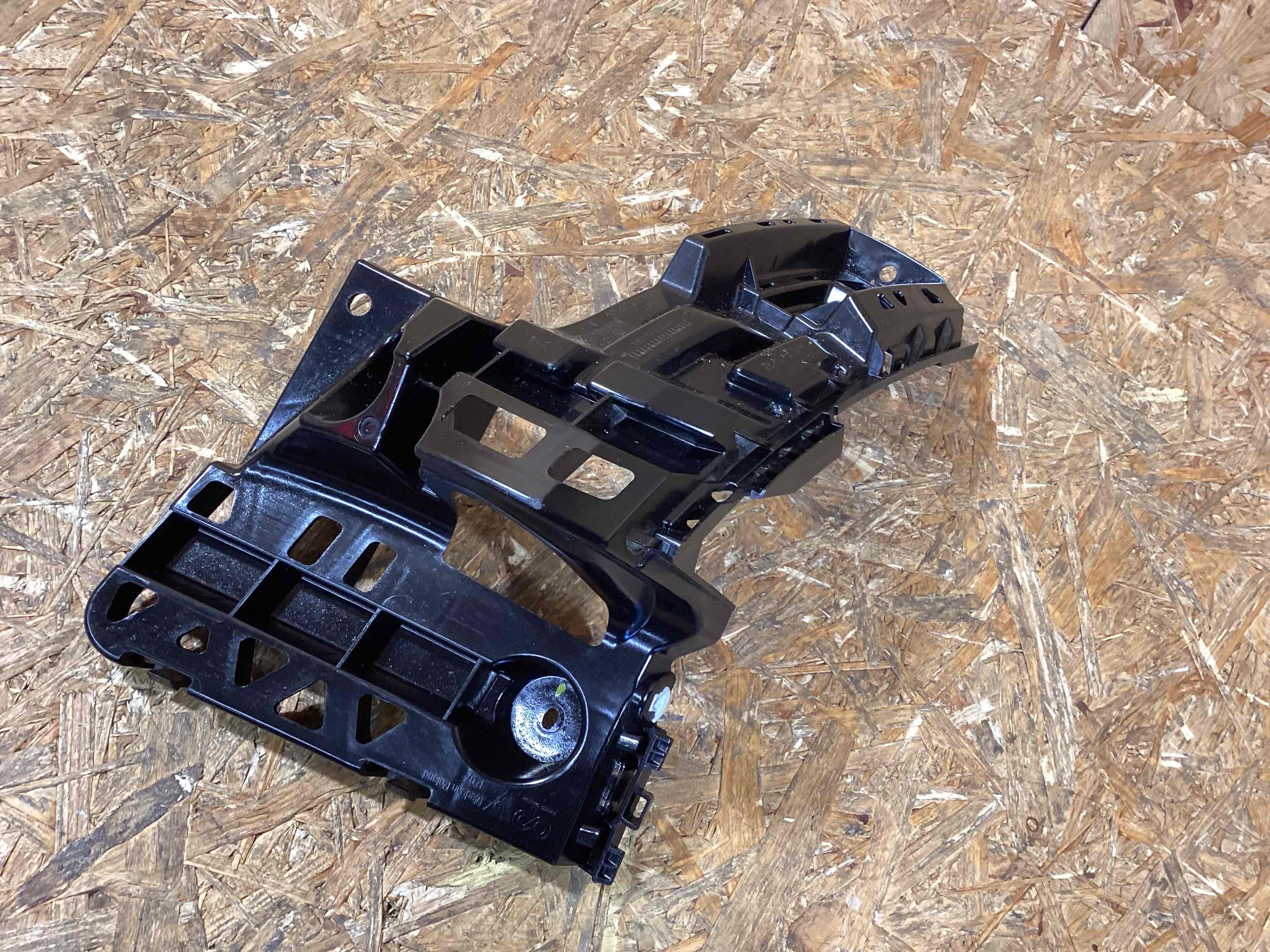 Крепление бампера Porsche Cayenne 170326-124