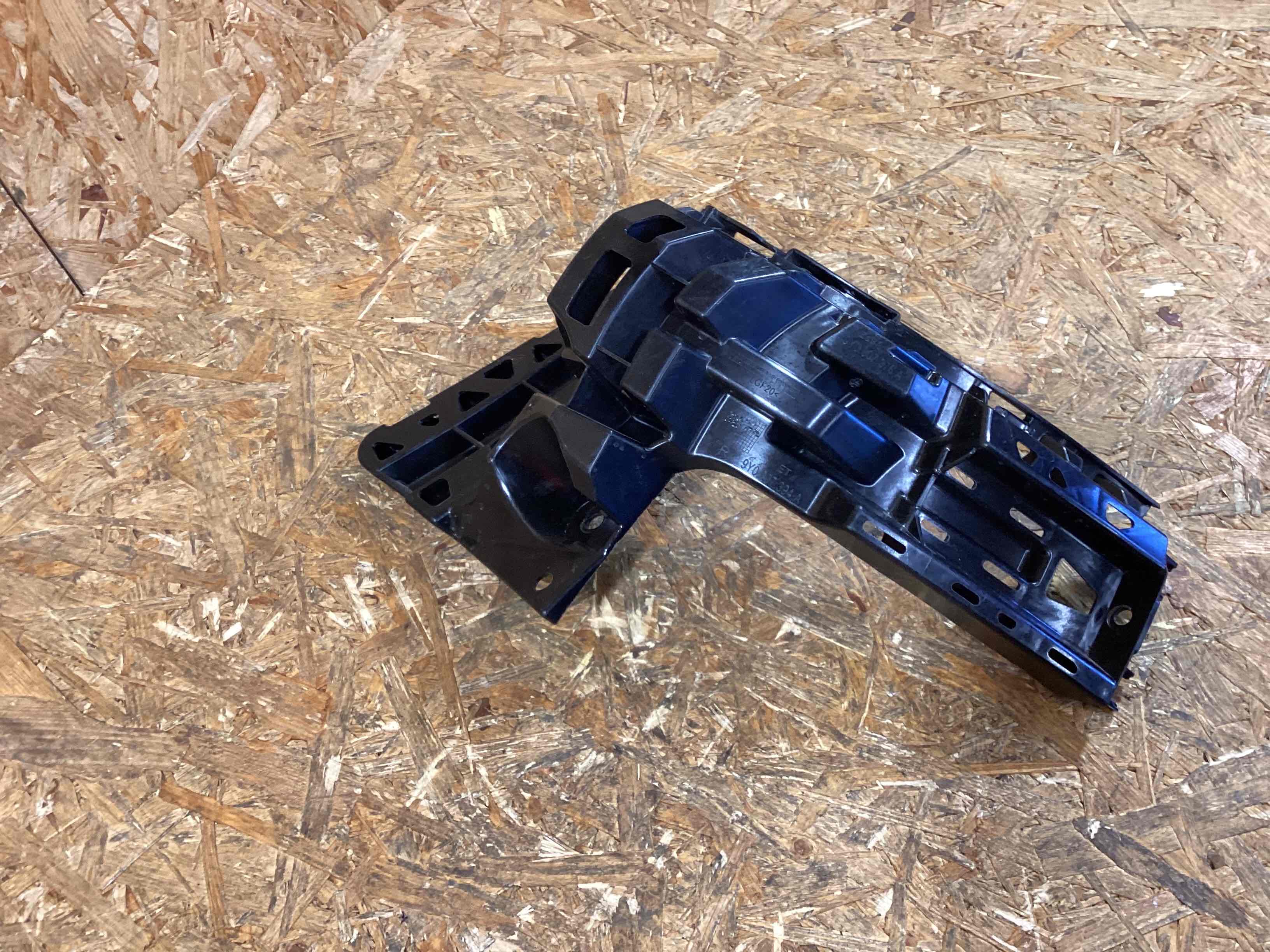 Крепление бампера Porsche Cayenne 170326-126