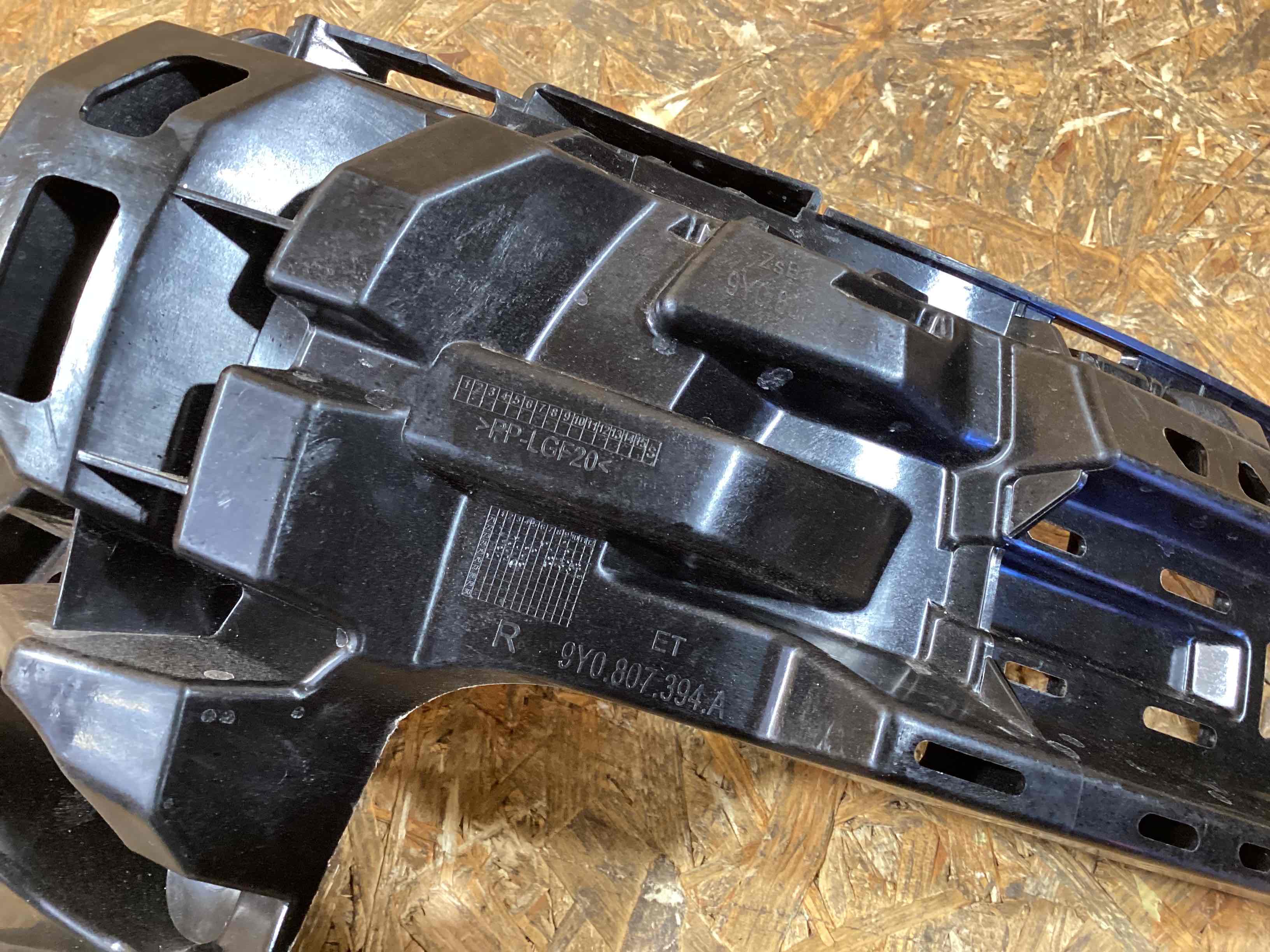 Крепление бампера Porsche Cayenne 170326-126