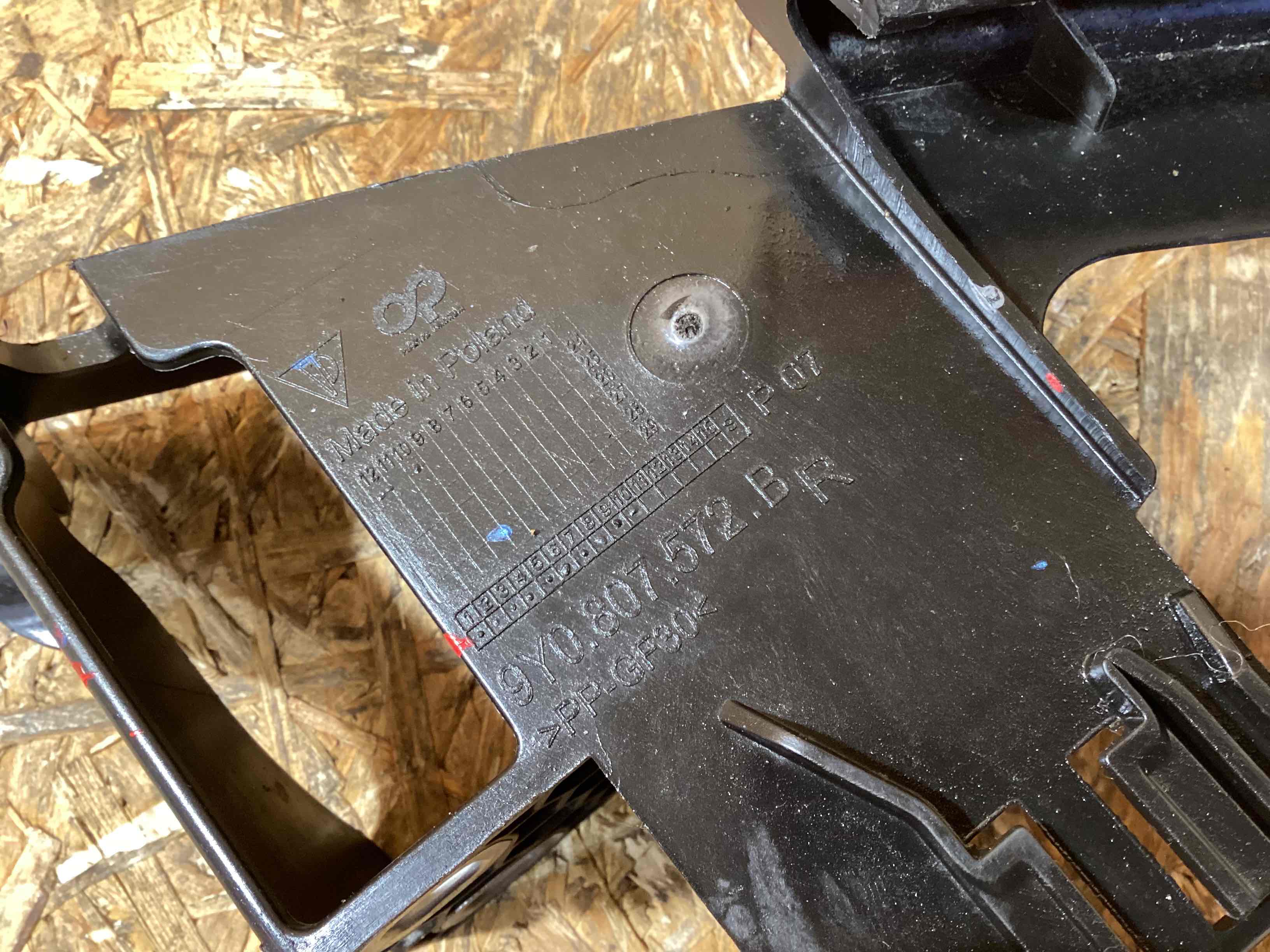 Крепление фары Porsche Cayenne 170326-127