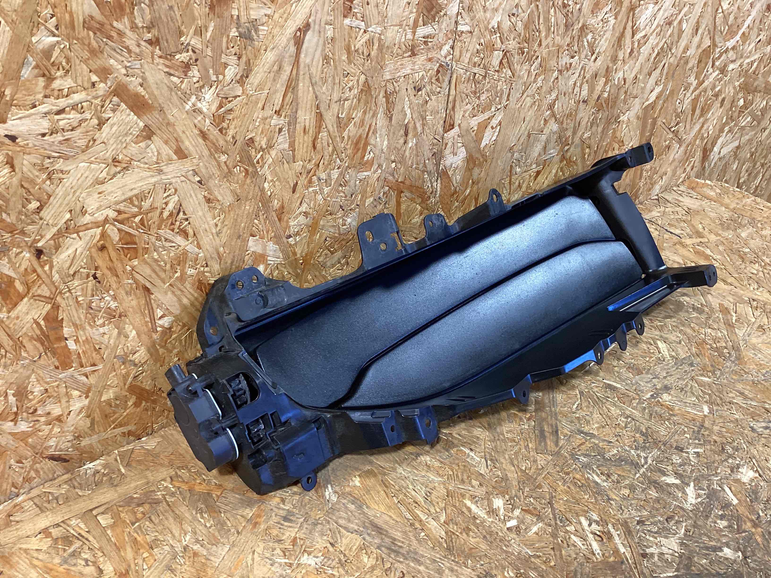 Жалюзи радиатора Porsche Taycan 170326-131