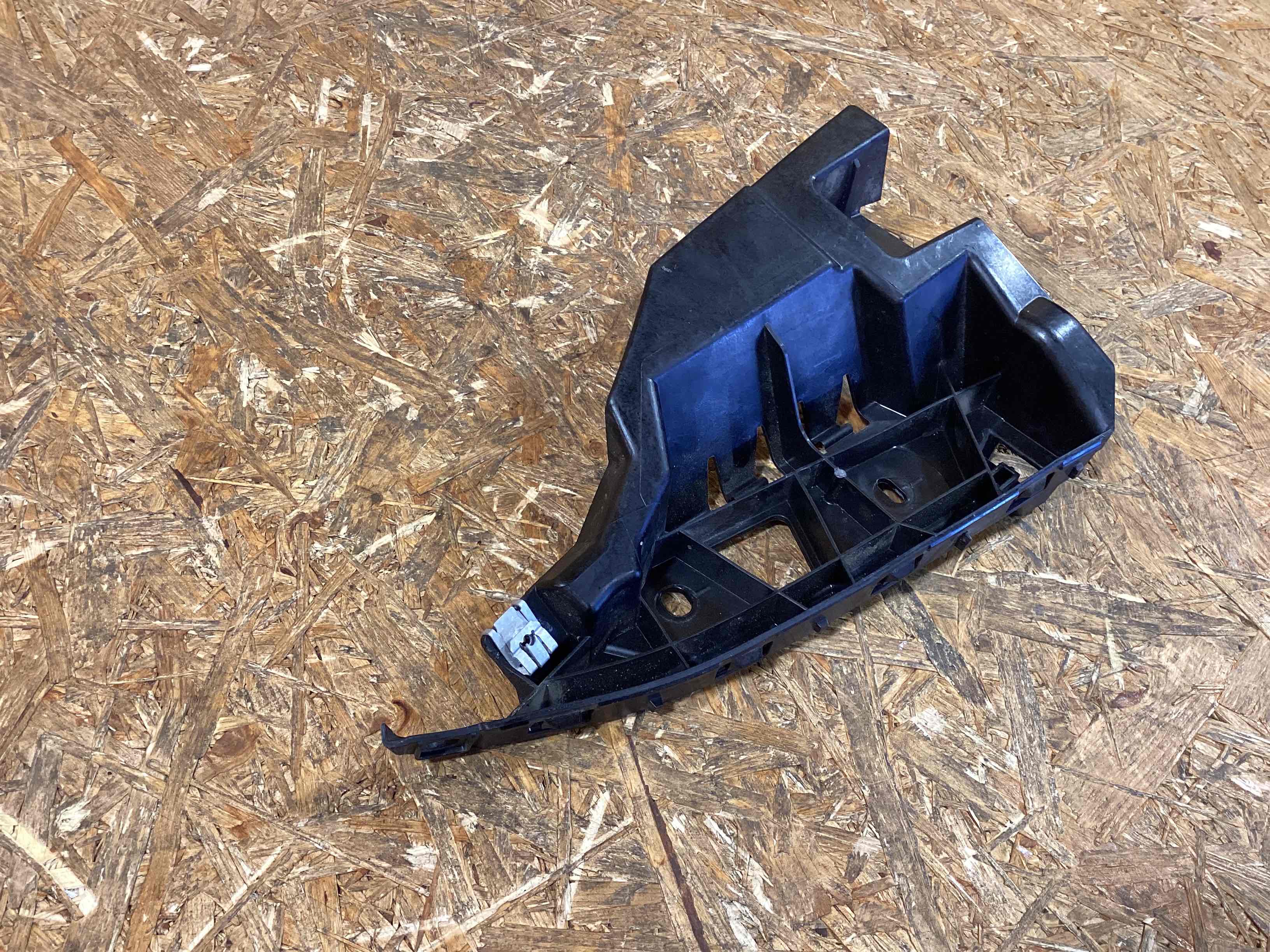 Крепление бампера Porsche Taycan 170326-133