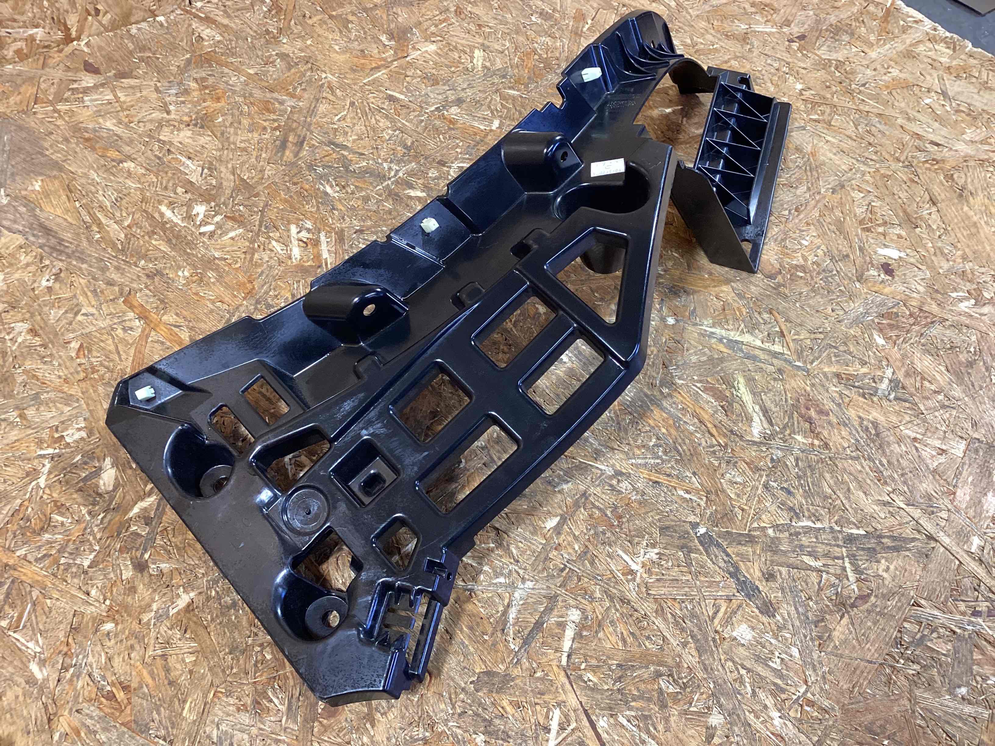 Крепление бампера Porsche Macan 170326-137