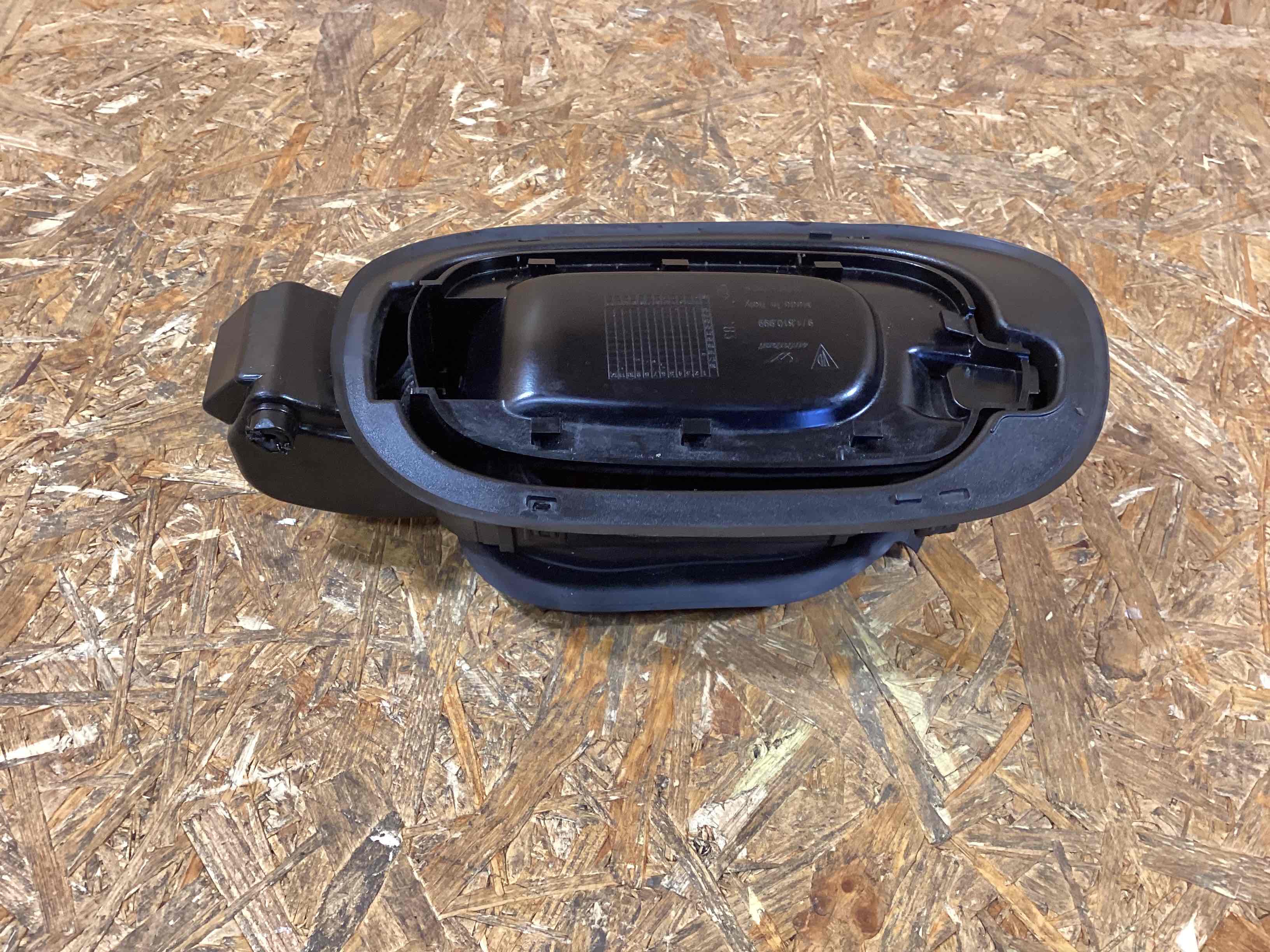 Лючок бака Porsche Panamera 170326-145