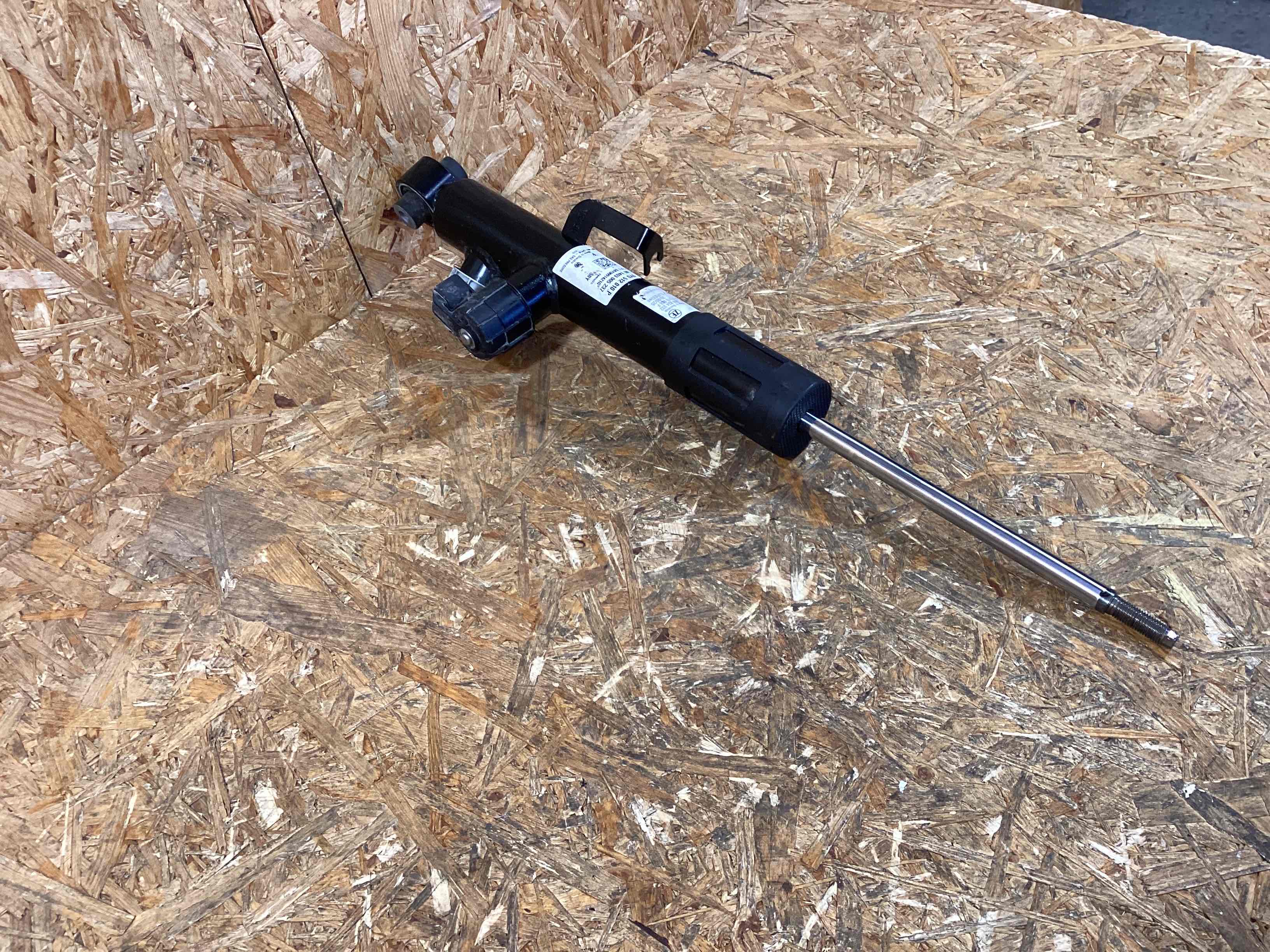 Амортизатор задний Porsche Cayenne 170326-146