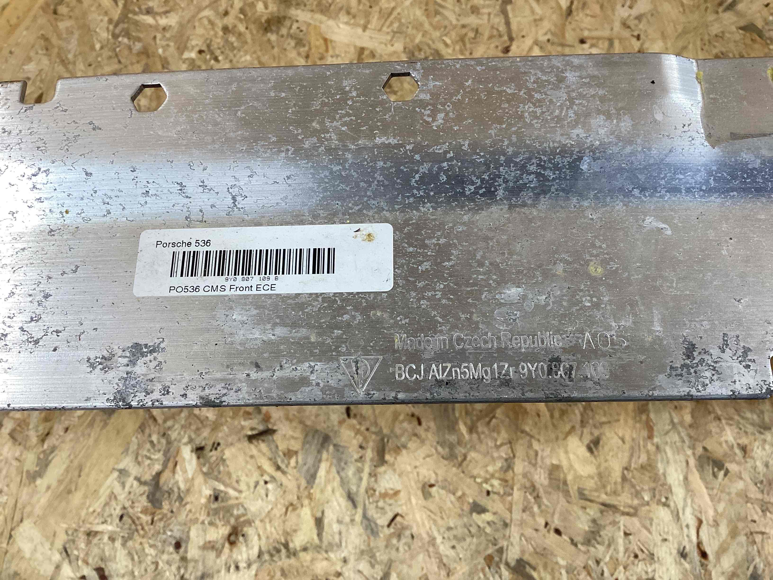 Усилитель бампера переднего Porsche Cayenne 170426-102