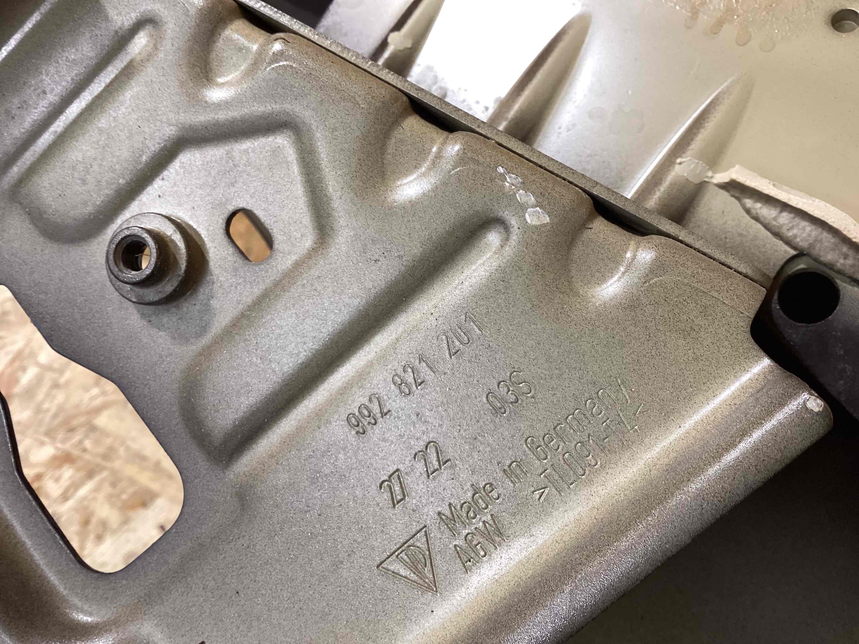 Крыло переднее левое Porsche 911 170426-106