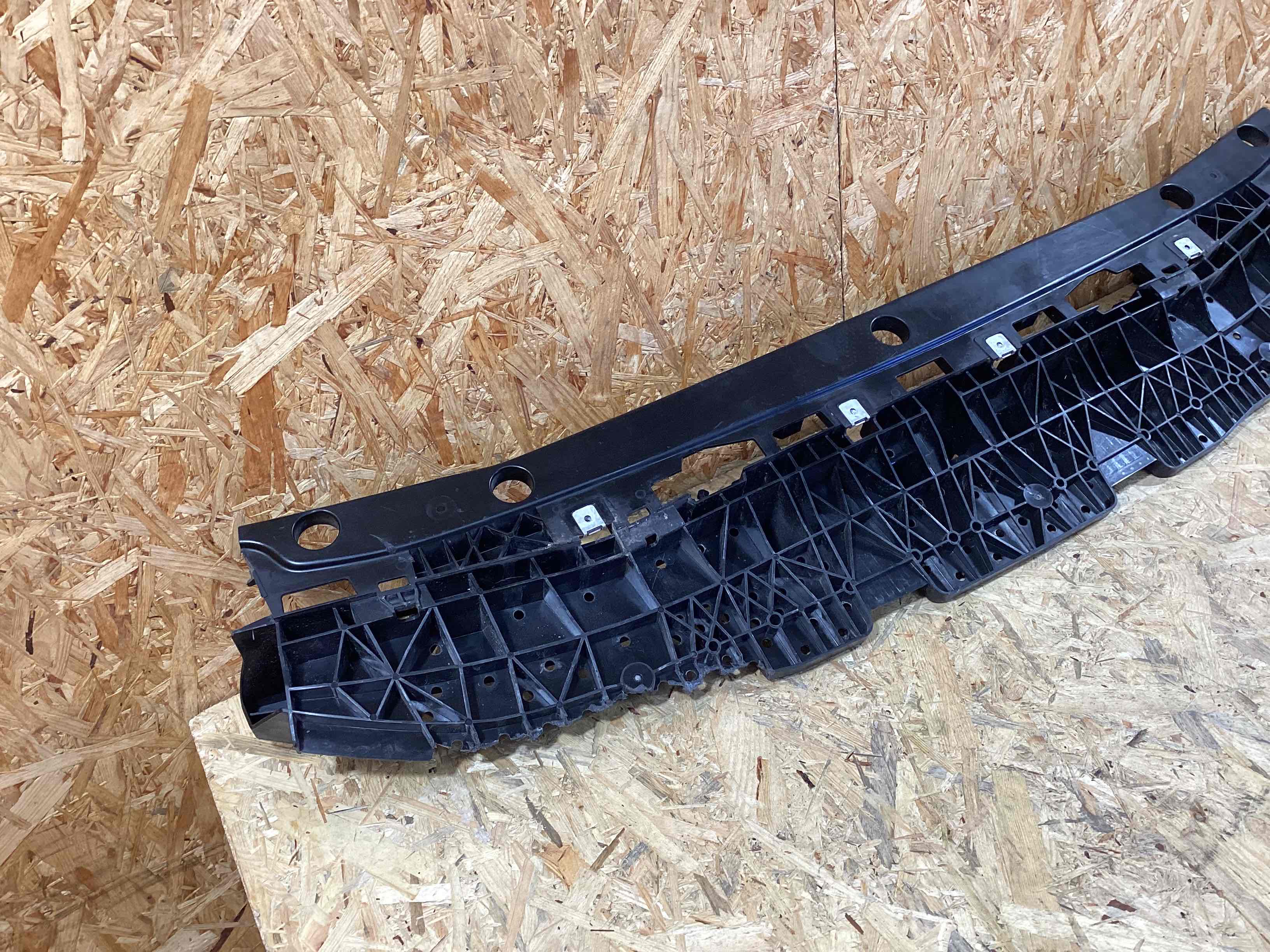 Передняя панель крепления облицовки (телевизор) Porsche Macan 170426-109