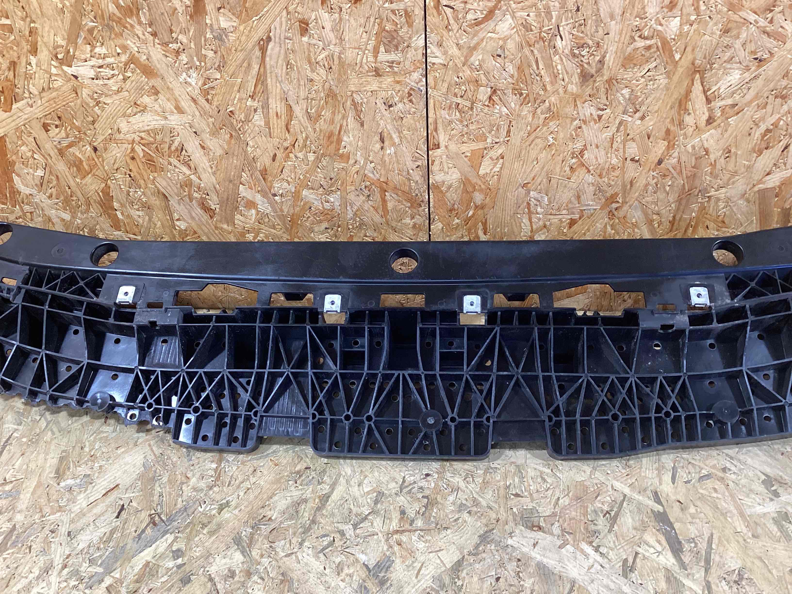 Передняя панель крепления облицовки (телевизор) Porsche Macan 170426-109