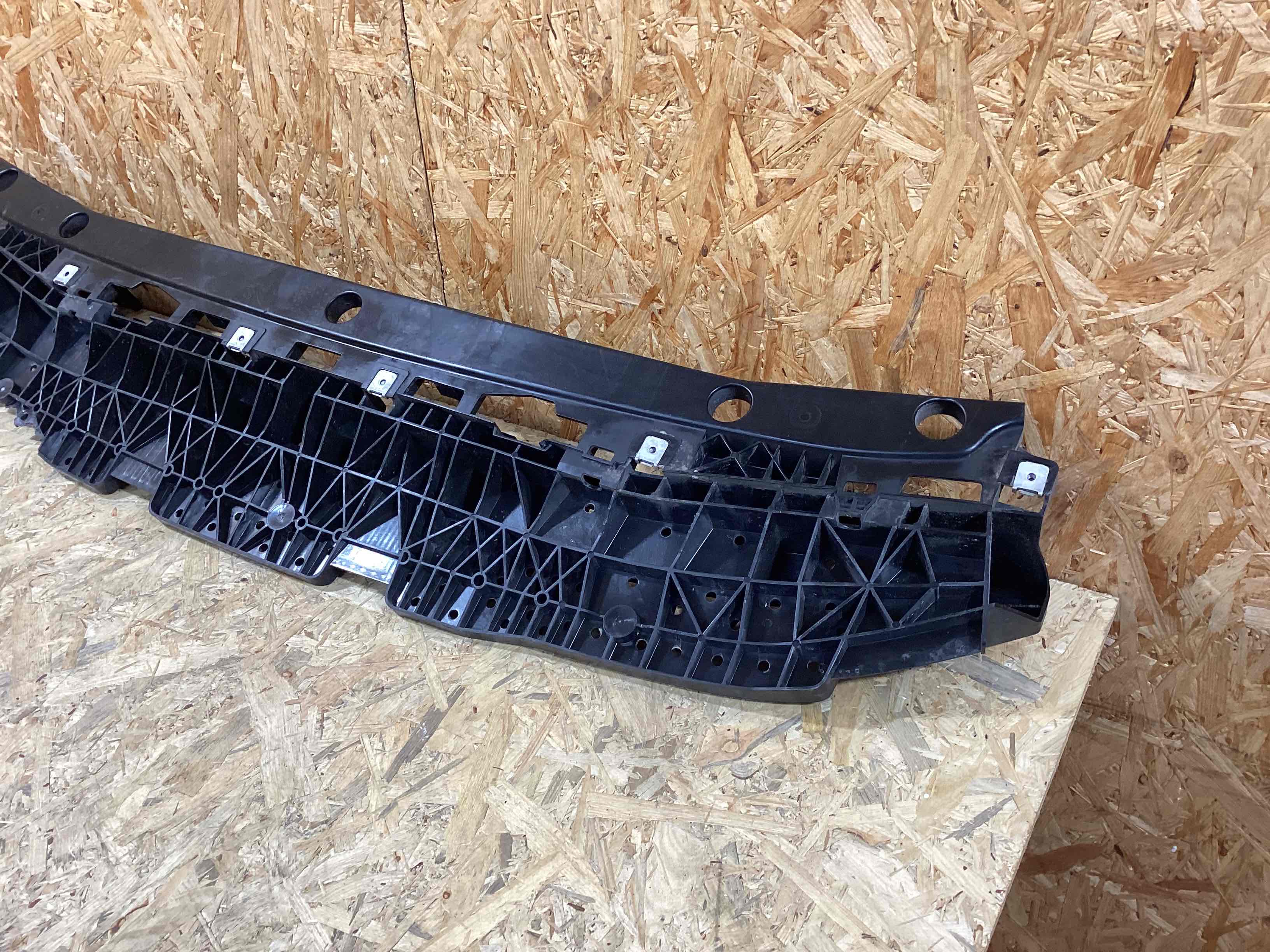 Передняя панель крепления облицовки (телевизор) Porsche Macan 170426-109