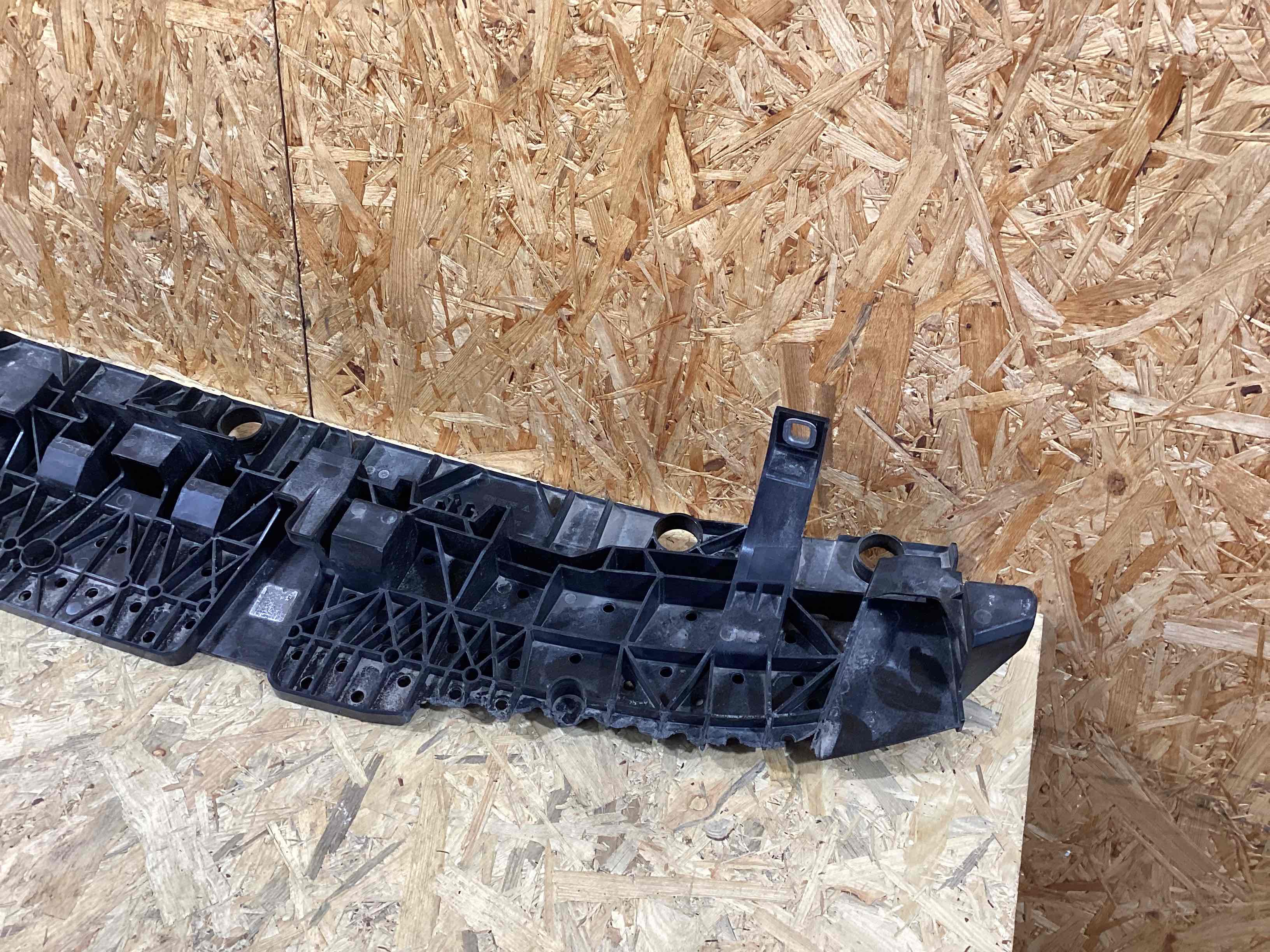 Передняя панель крепления облицовки (телевизор) Porsche Macan 170426-109