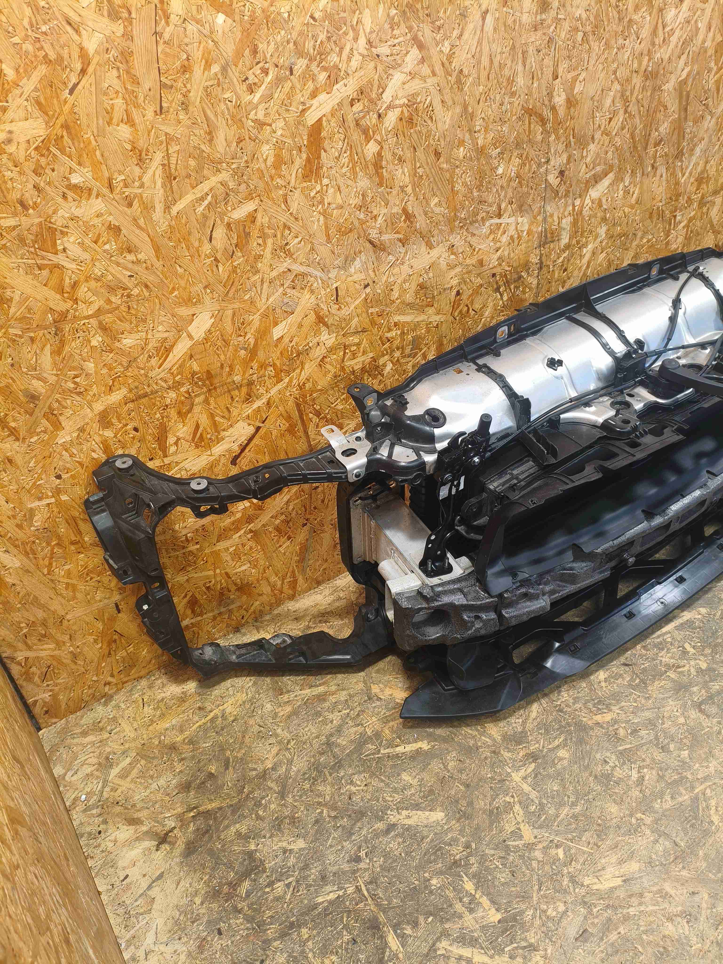 Передняя панель крепления облицовки (телевизор) Porsche Macan 170626-101
