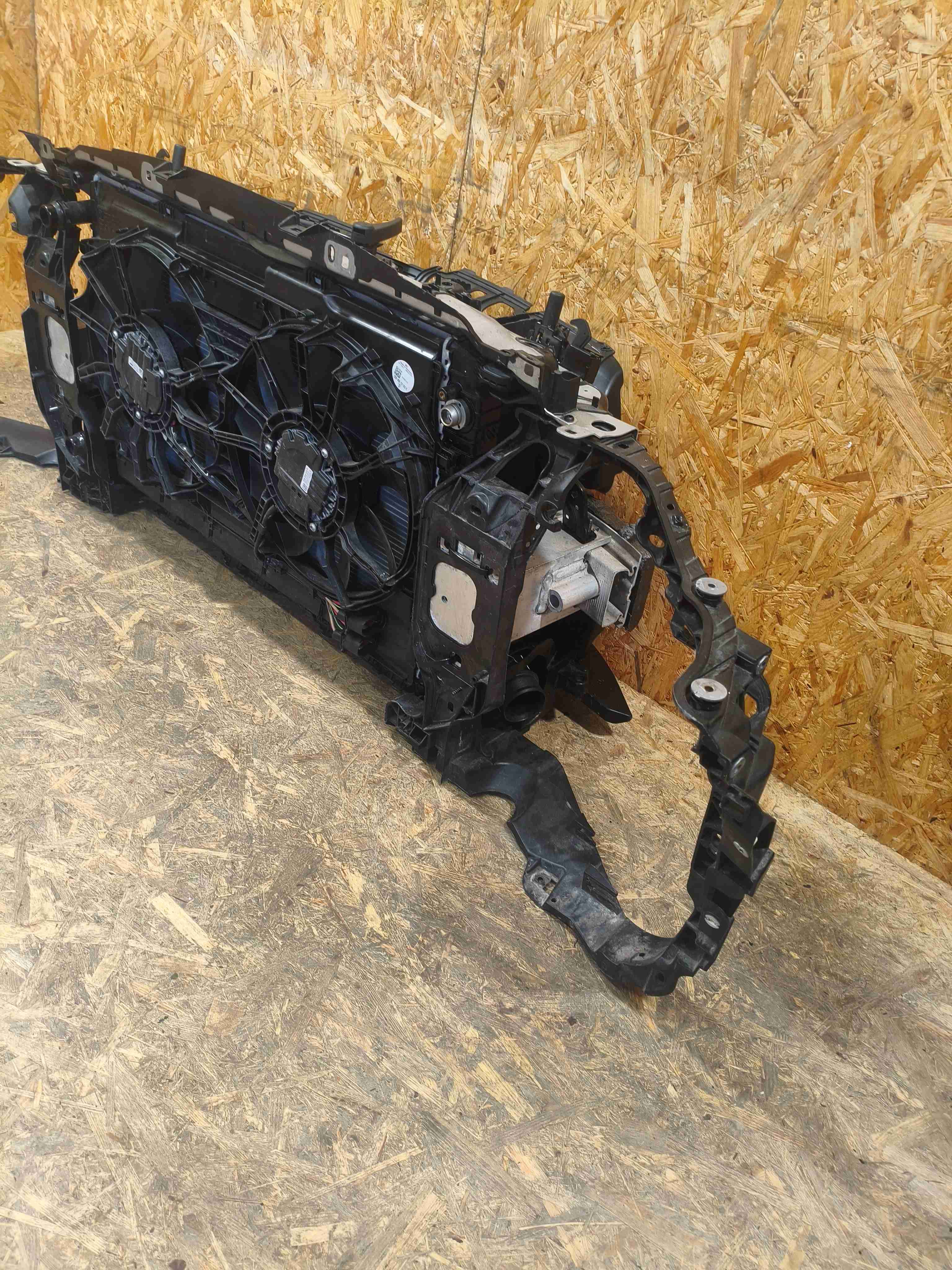 Передняя панель крепления облицовки (телевизор) Porsche Macan 170626-101