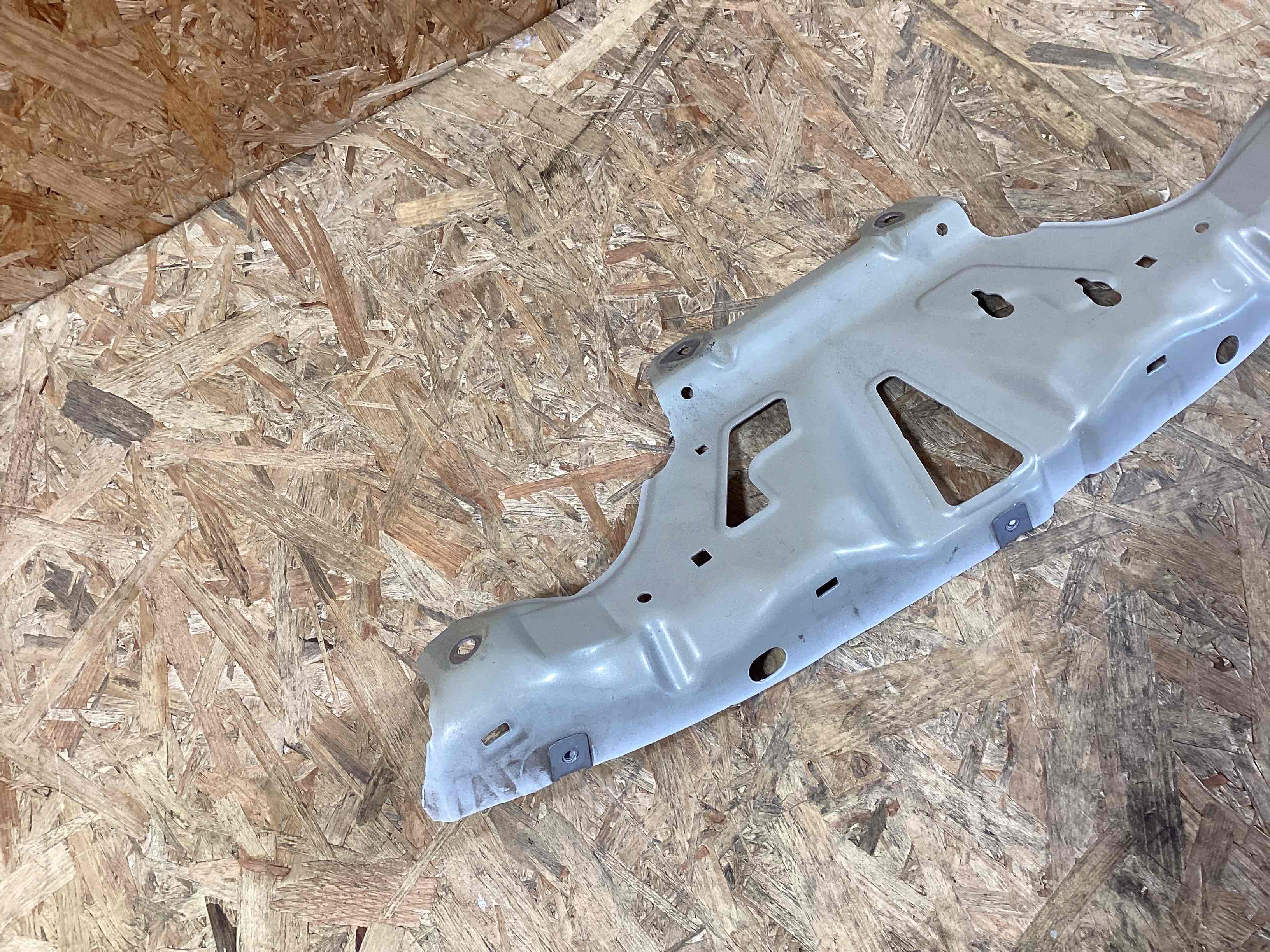 Крепление, кронштейн Porsche Boxster 718 170826-104