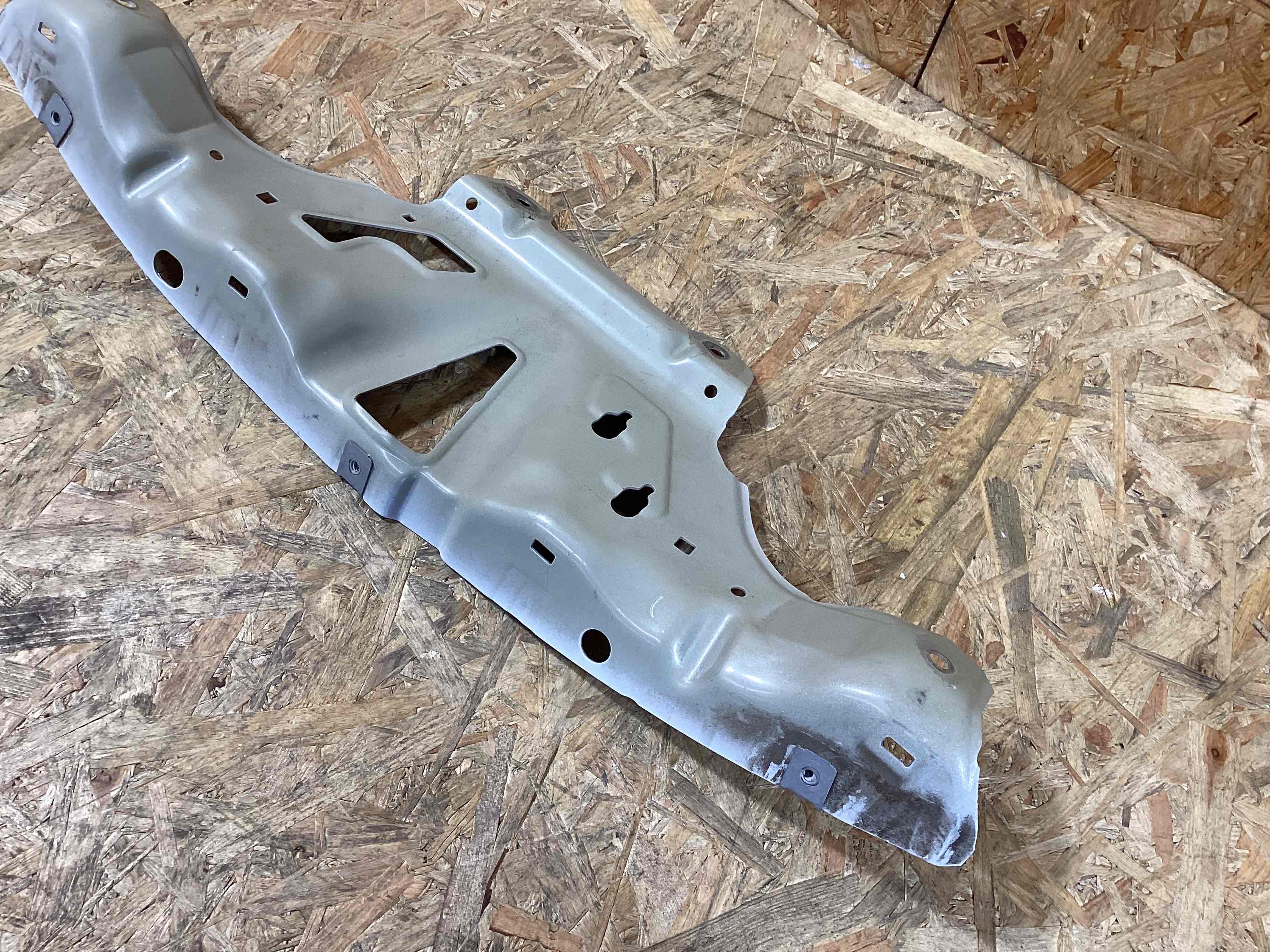 Крепление, кронштейн Porsche Boxster 718 170826-104