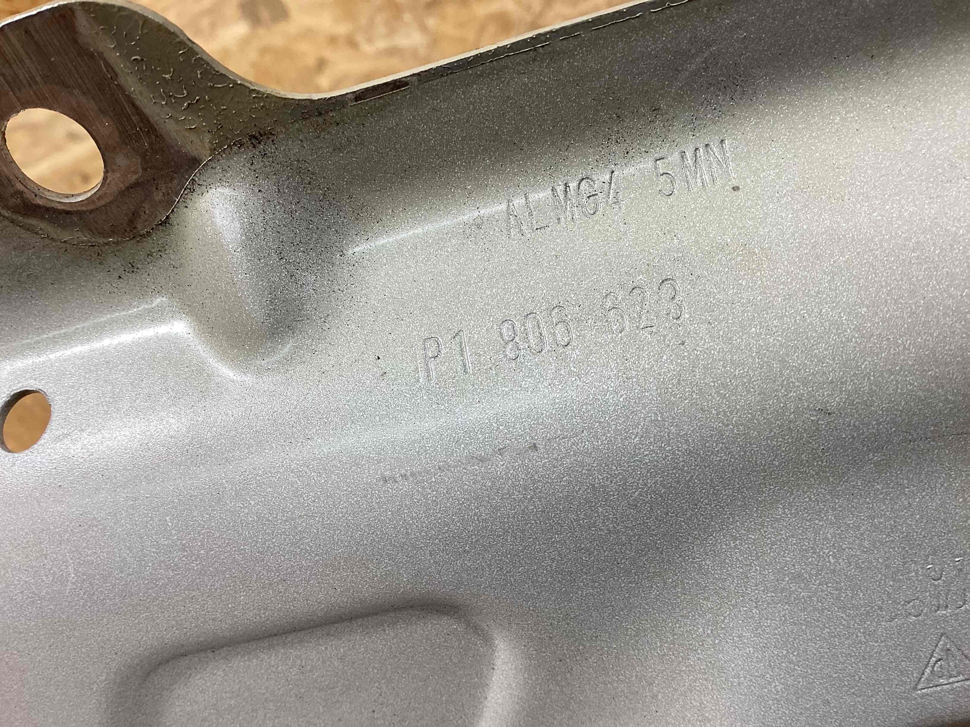 Крепление, кронштейн Porsche Boxster 718 170826-104