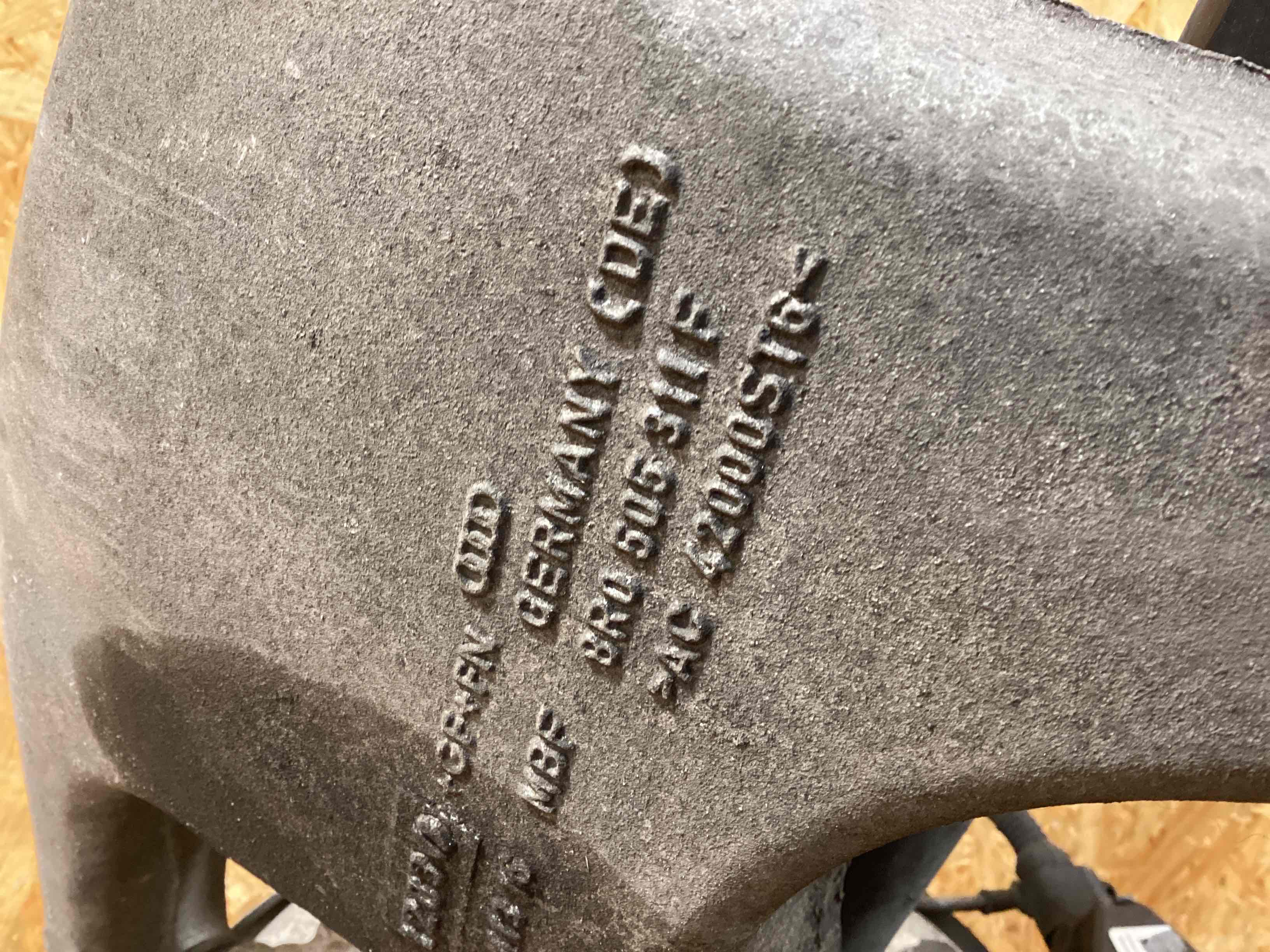 Кулак задний левый Porsche Macan 171125-101