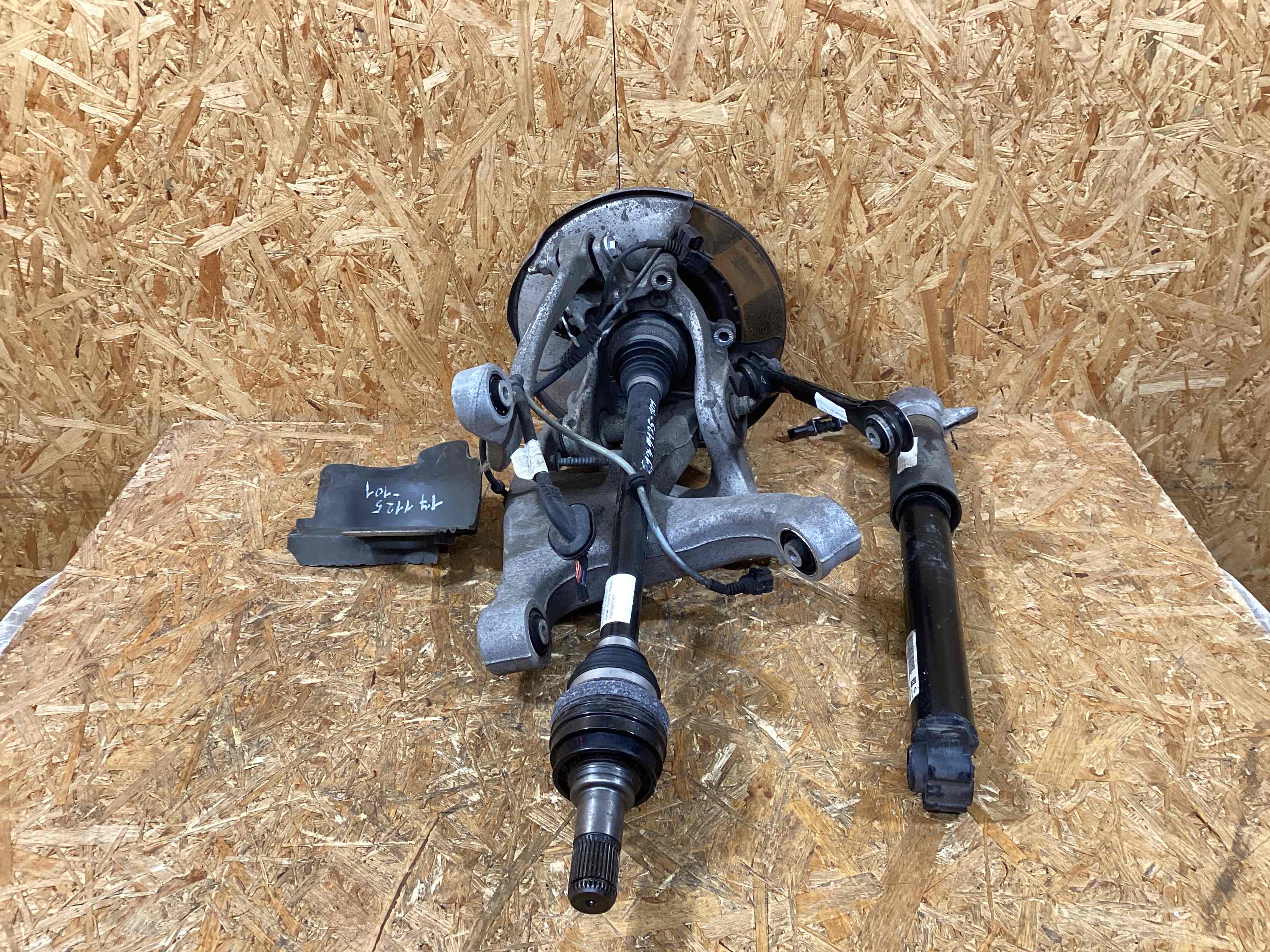 Кулак задний левый Porsche Macan 171125-101