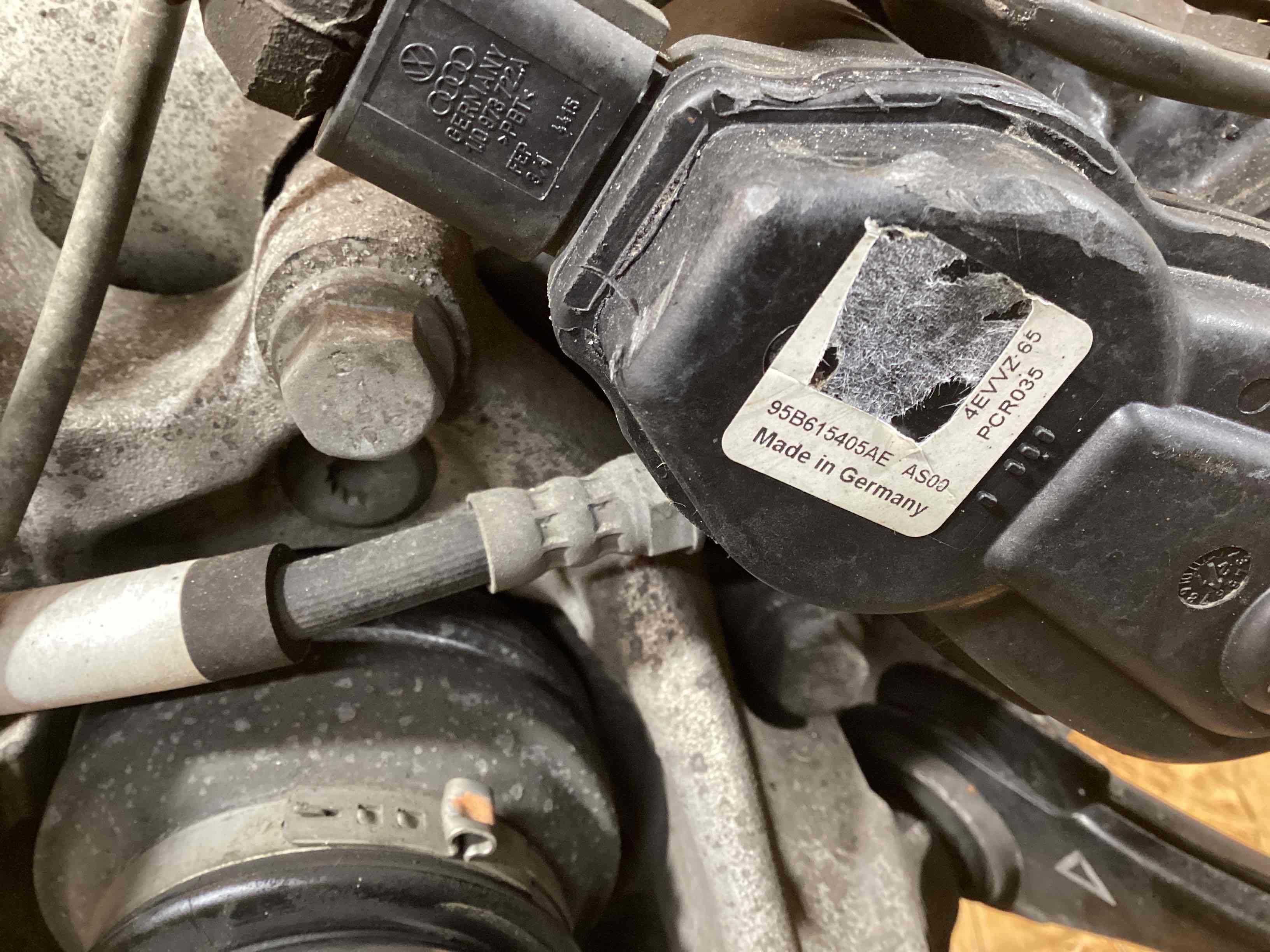 Кулак задний левый Porsche Macan 171125-101