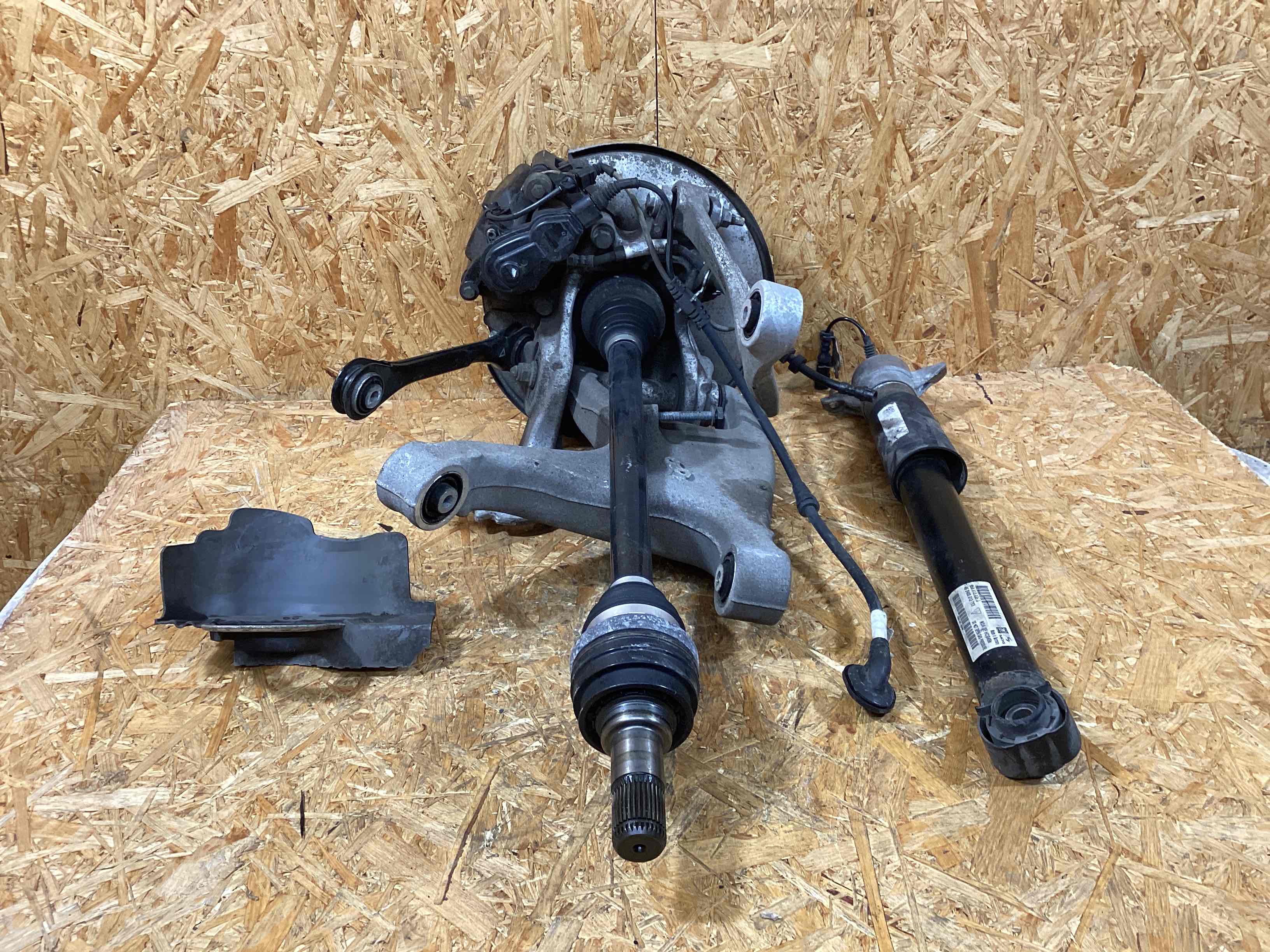 Кулак задний правый Porsche Macan 171125-102