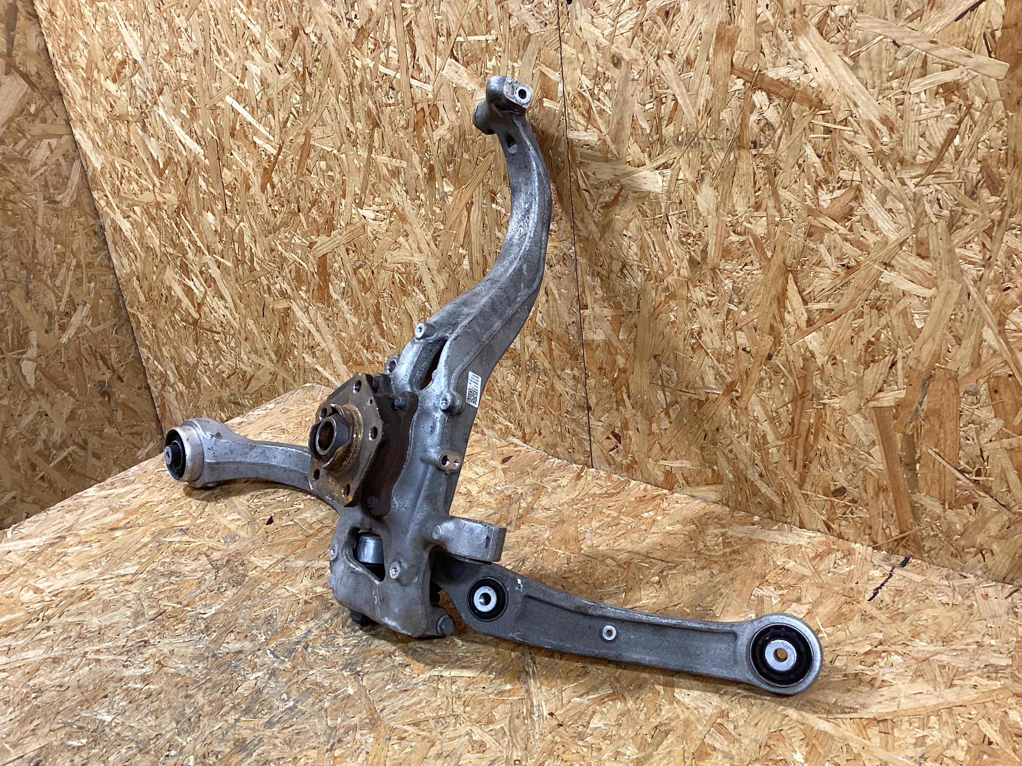 Кулак поворотный правый Porsche Cayenne 171125-103