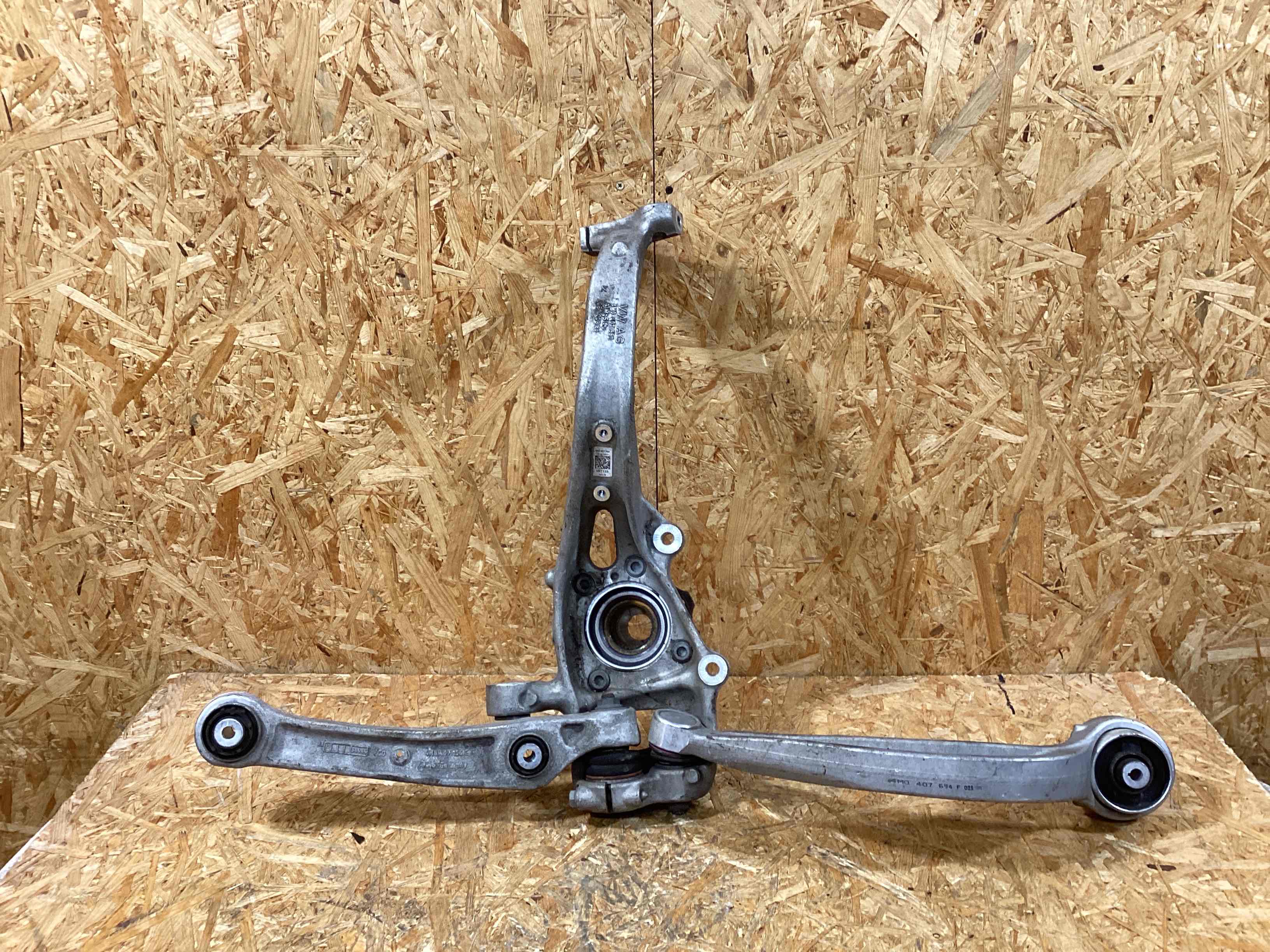 Кулак поворотный правый Porsche Cayenne 171125-103