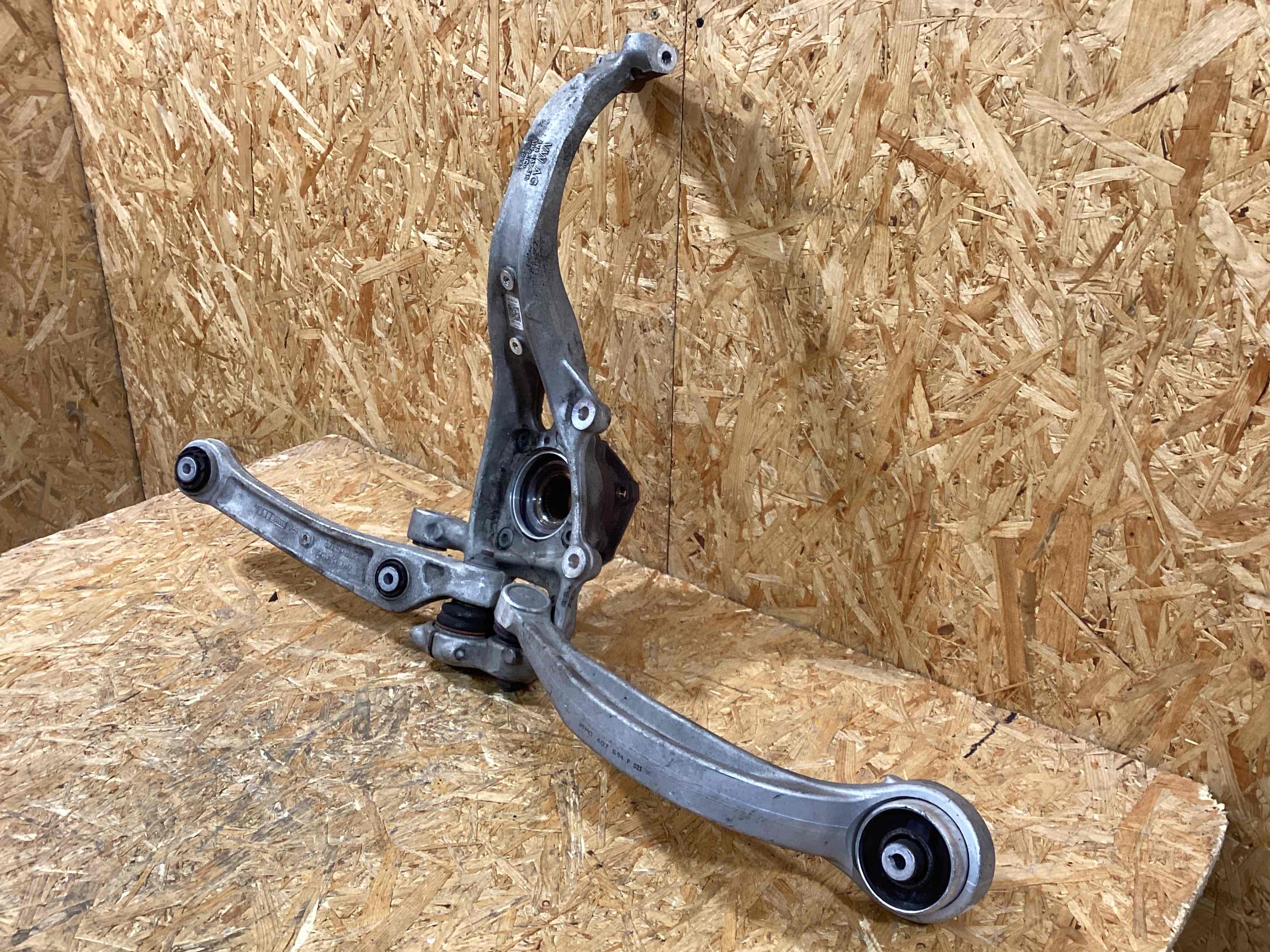 Кулак поворотный правый Porsche Cayenne 171125-103