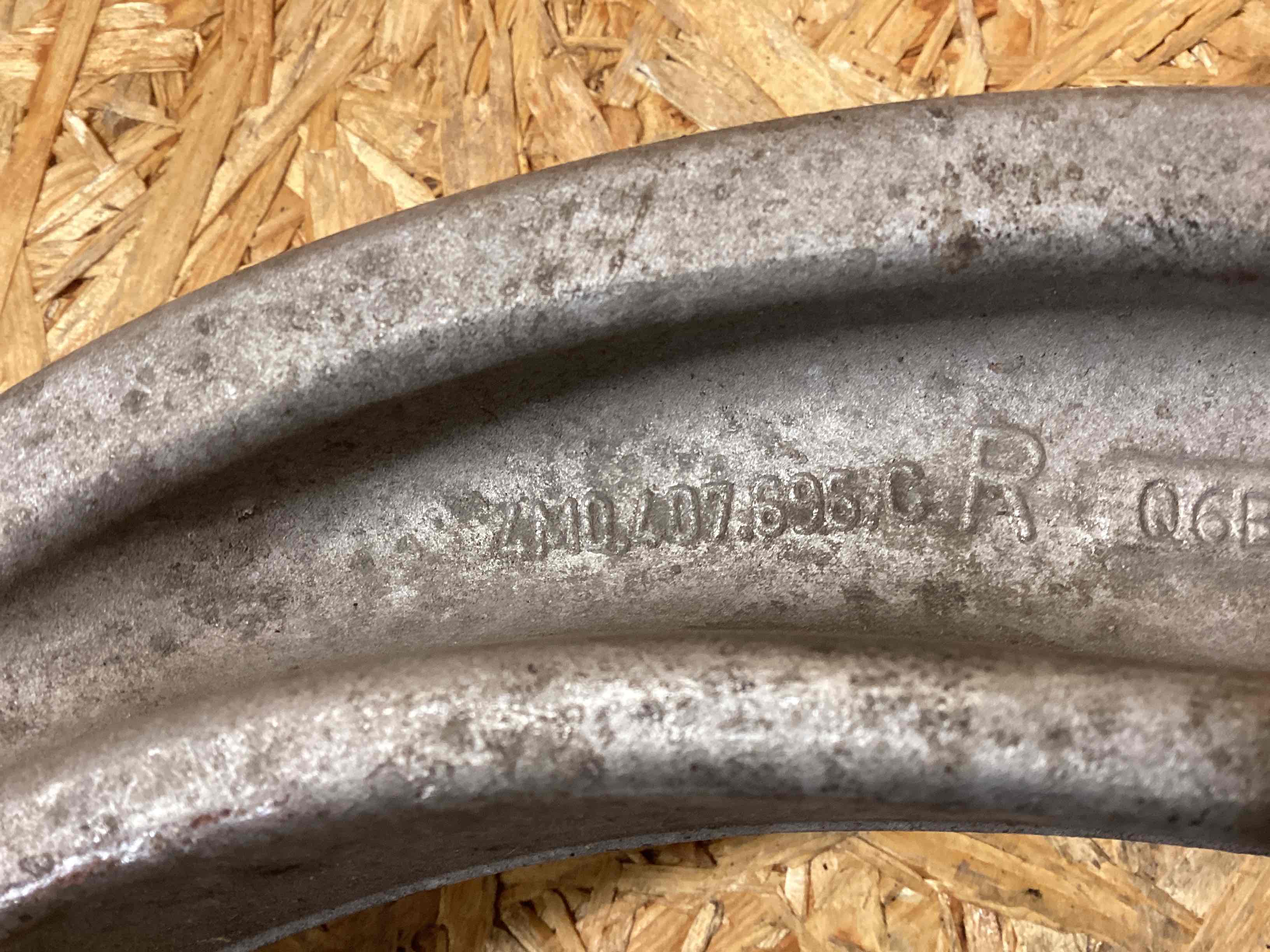 Кулак поворотный правый Porsche Cayenne 171125-103