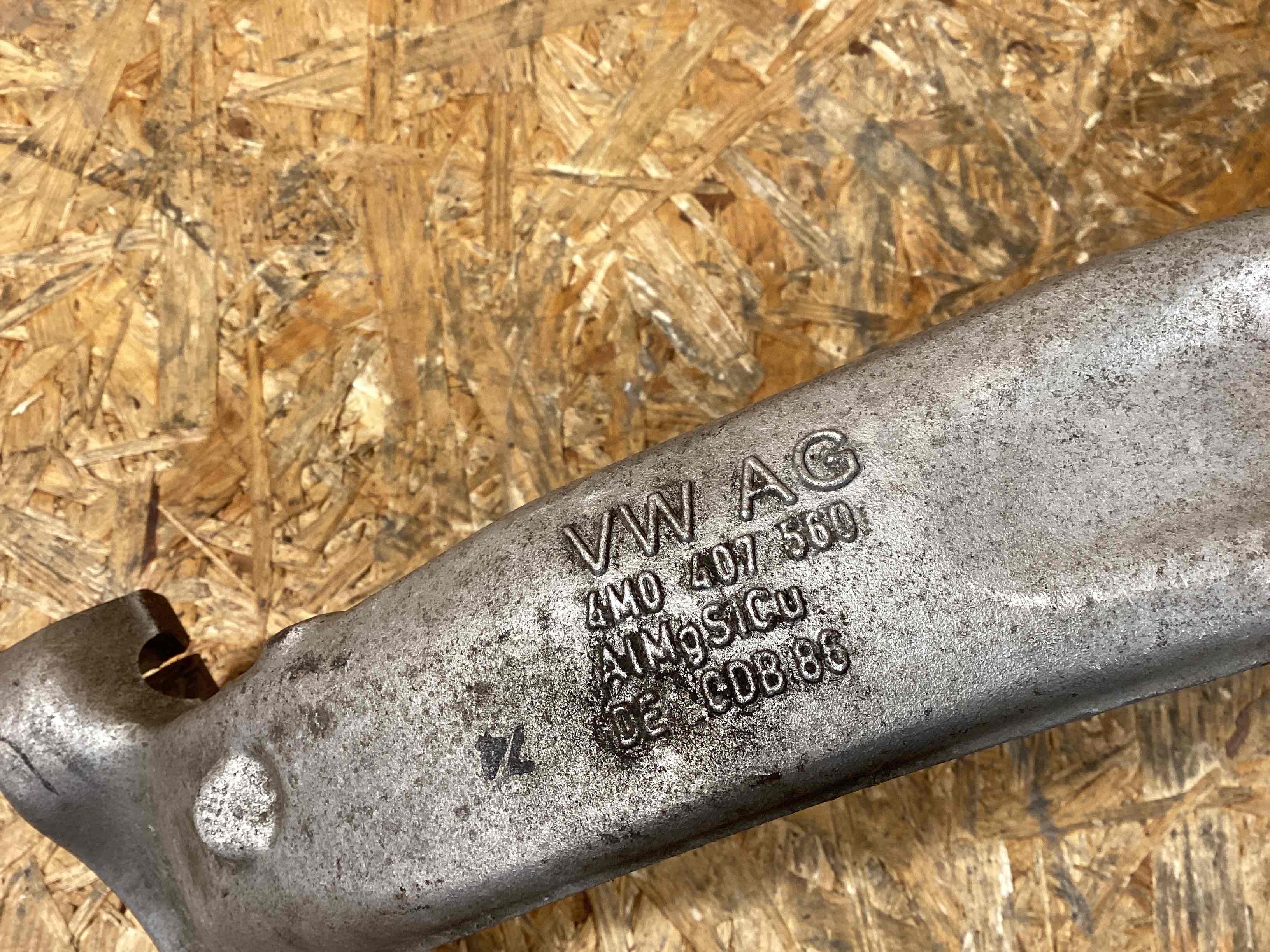 Кулак поворотный правый Porsche Cayenne 171125-103