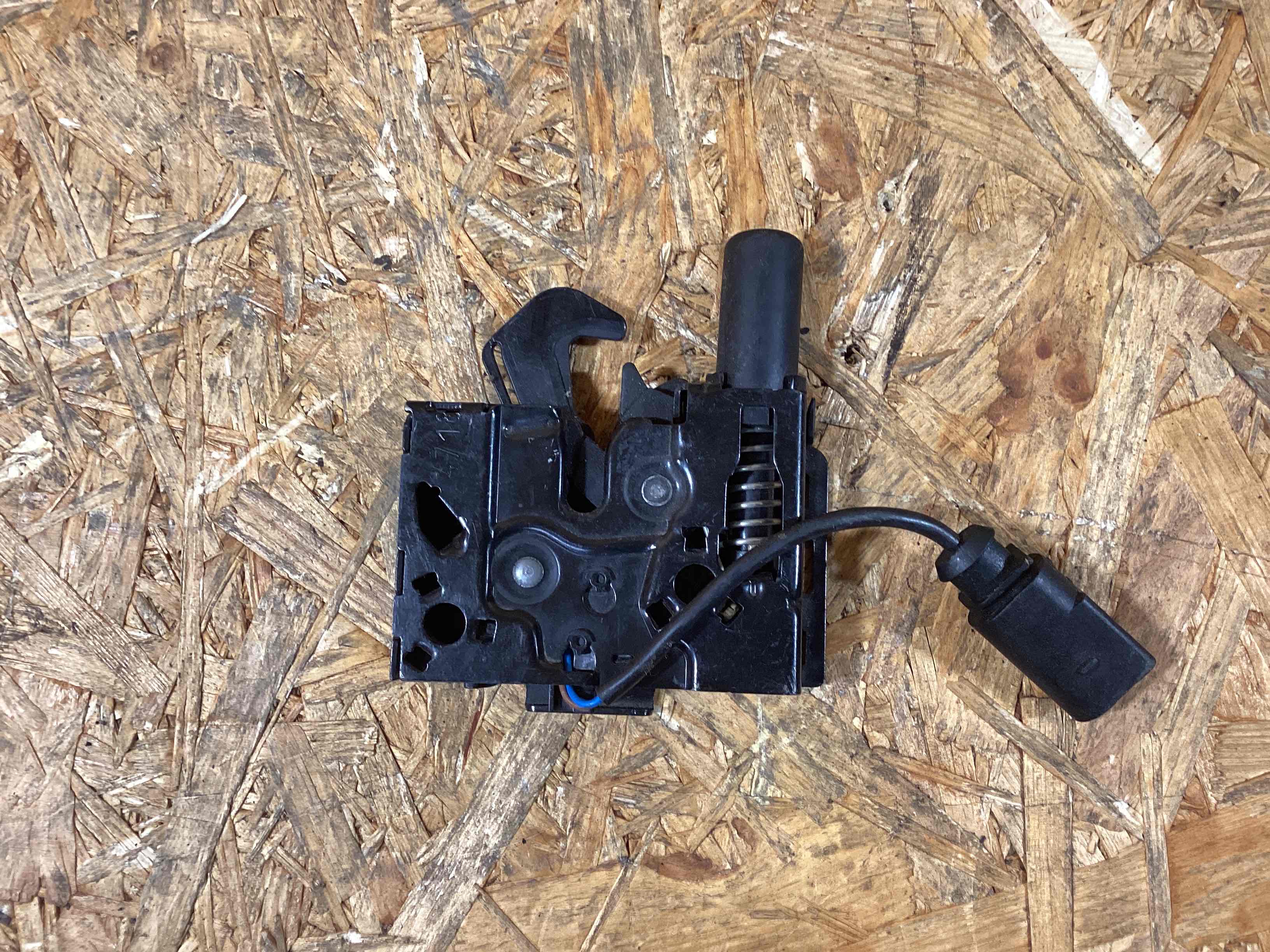 Замок капота Porsche Macan 171125-110