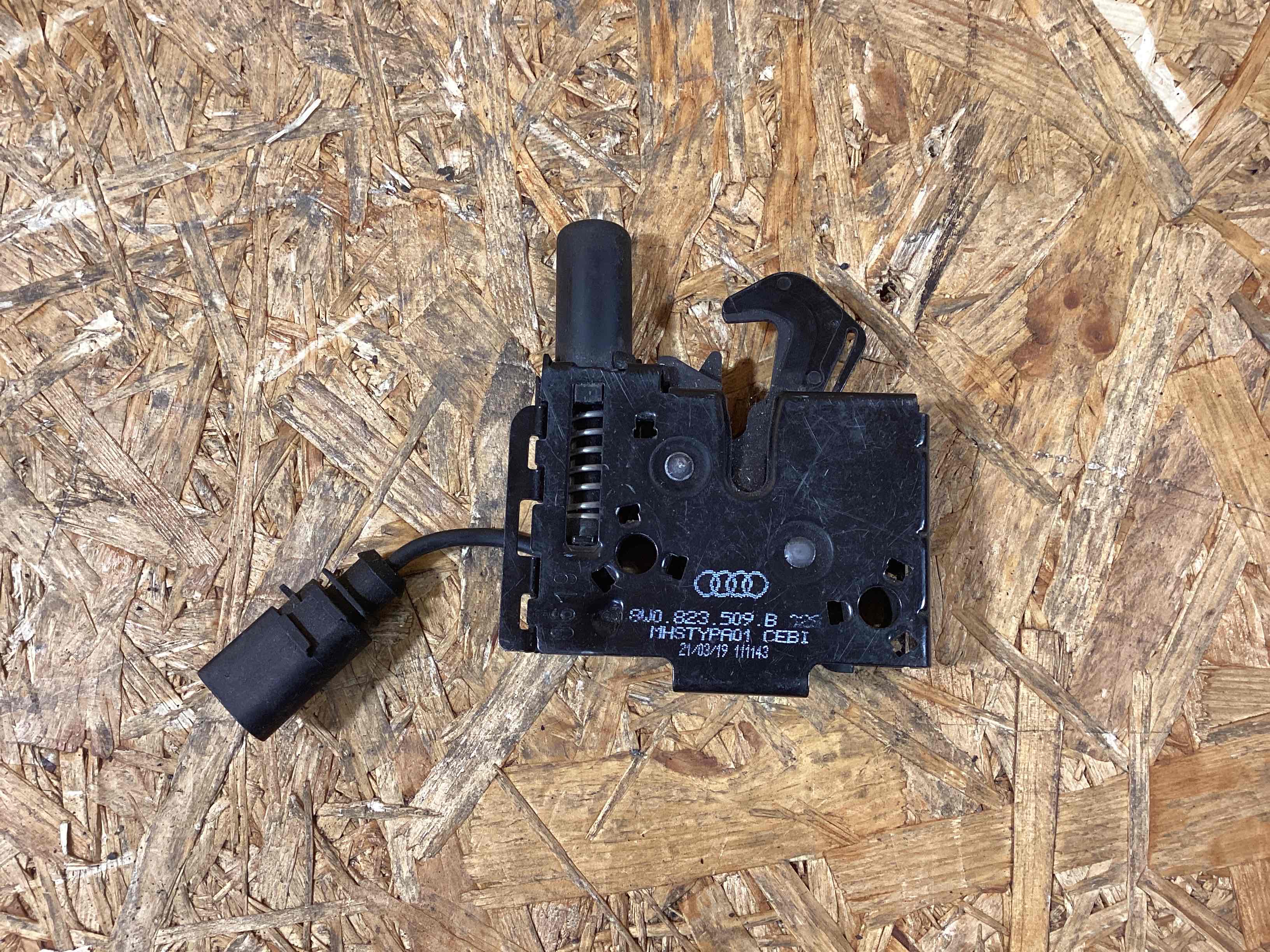 Замок капота Porsche Macan 171125-110