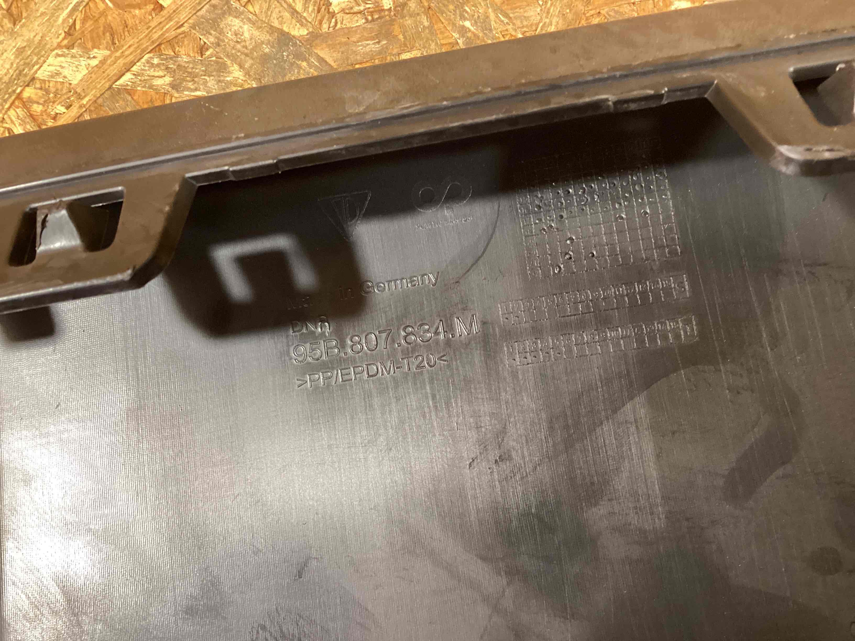 Накладка на бампер Porsche Macan 171225-105