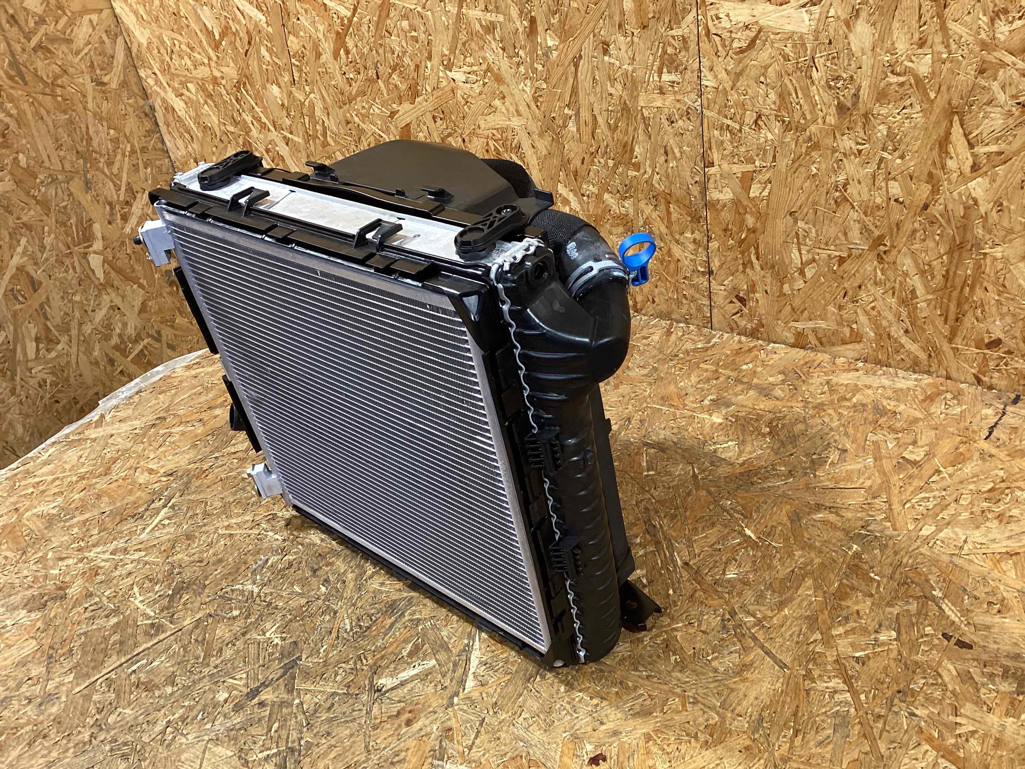 Кассета радиаторов Porsche 911 180226-102