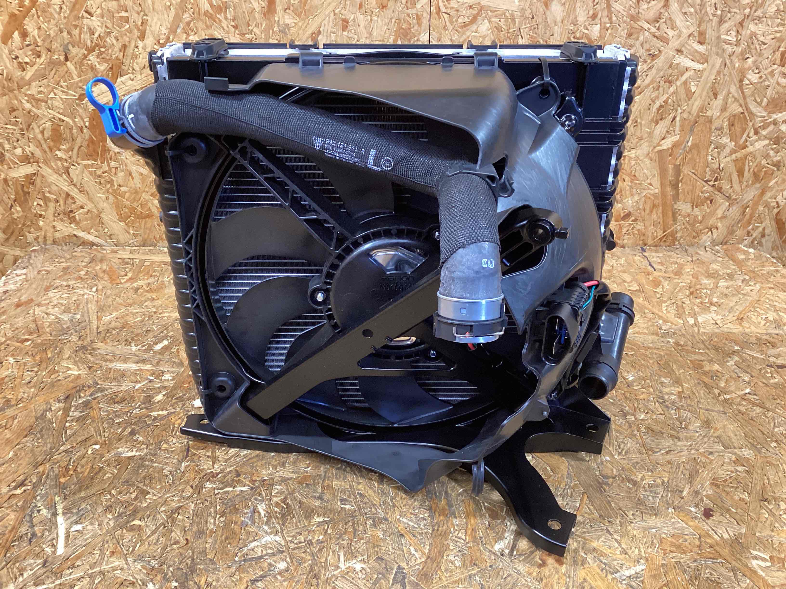 Кассета радиаторов Porsche 911 180226-102