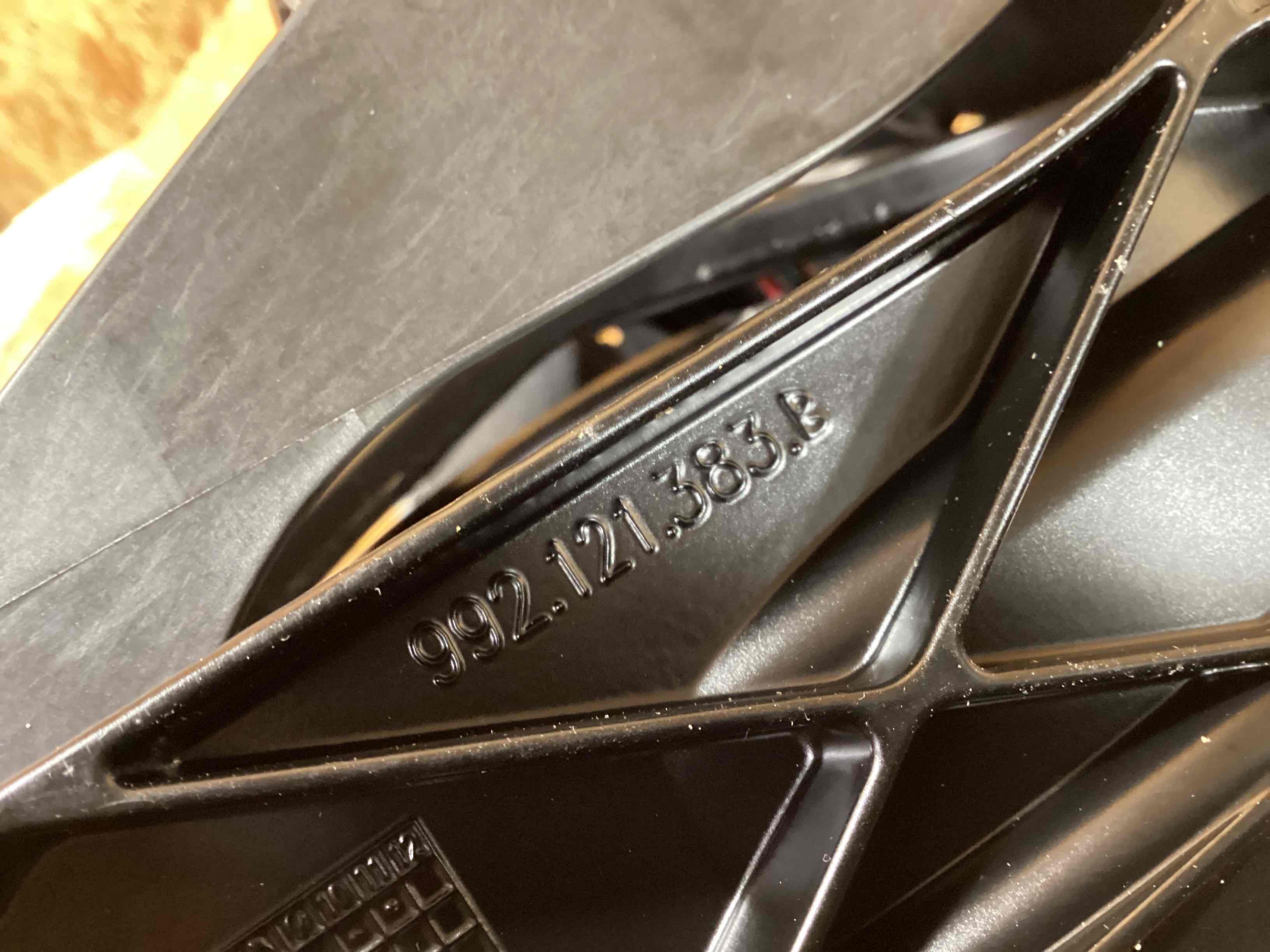 Кассета радиаторов Porsche 911 180226-102