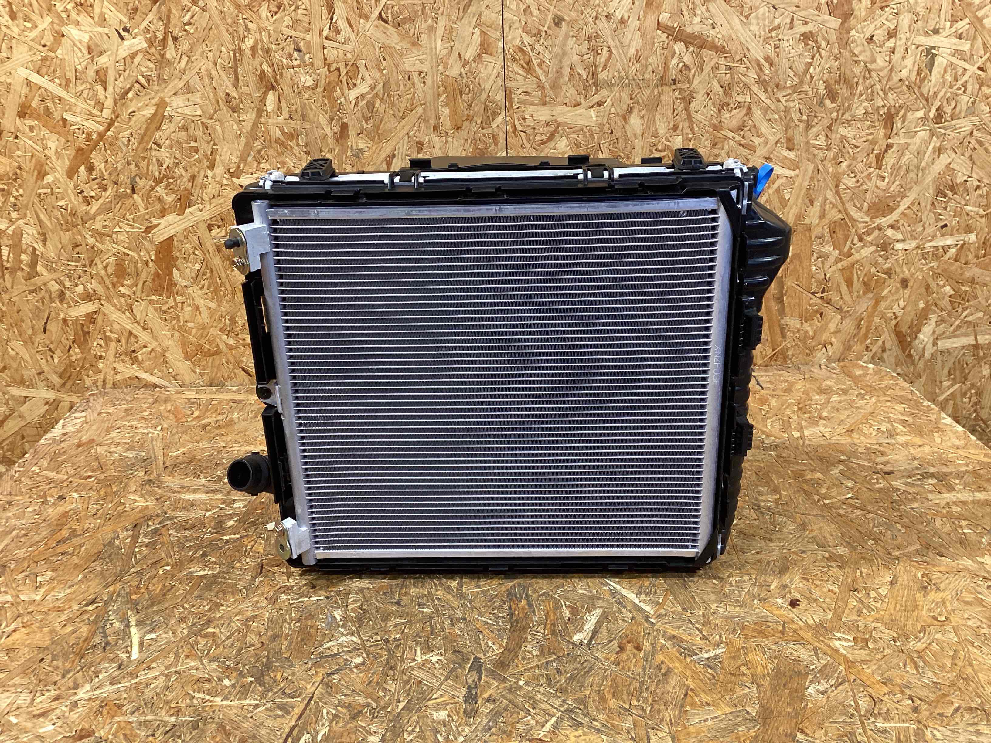 Кассета радиаторов Porsche 911 180226-102