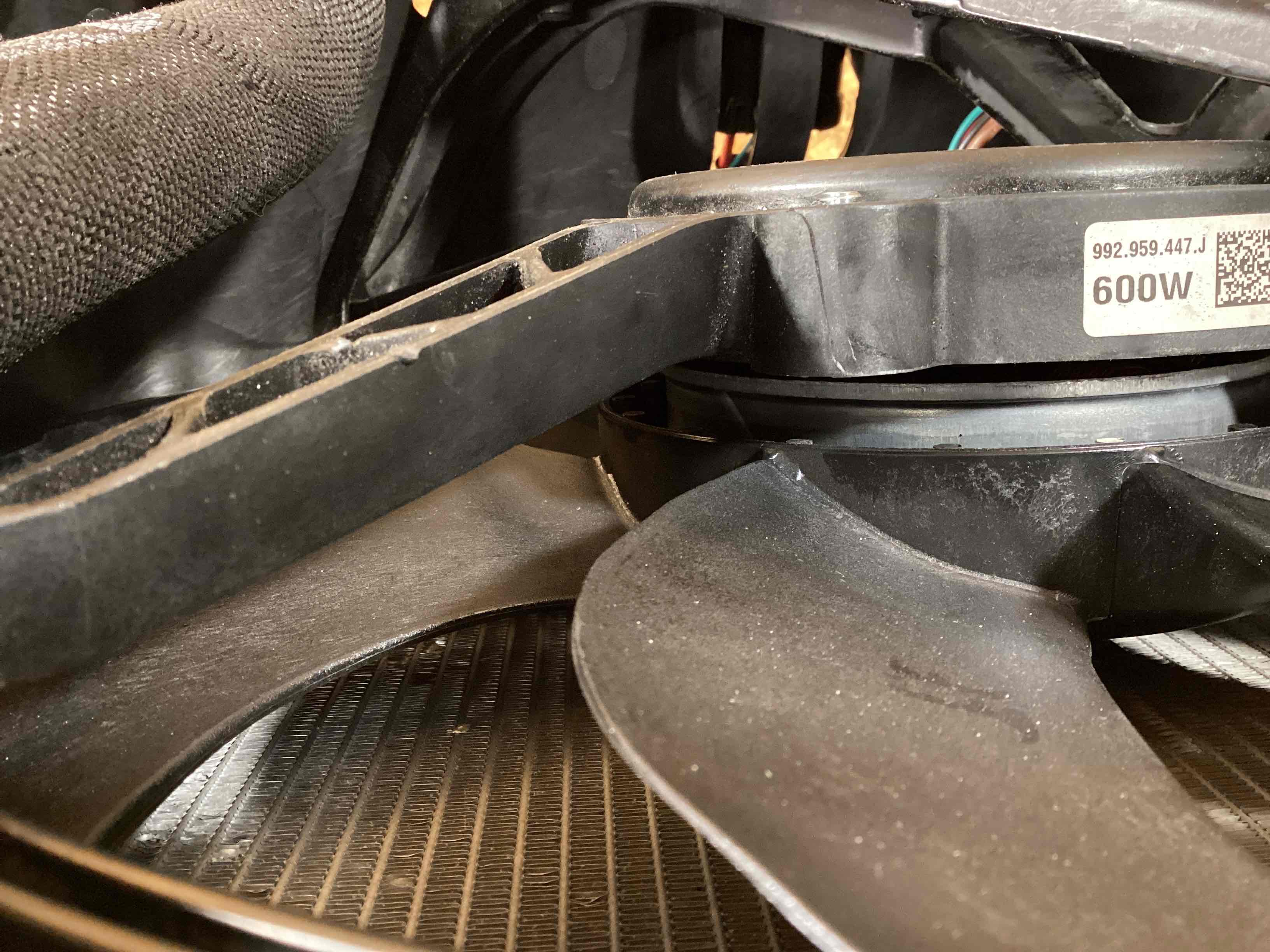 Кассета радиаторов Porsche 911 180226-103