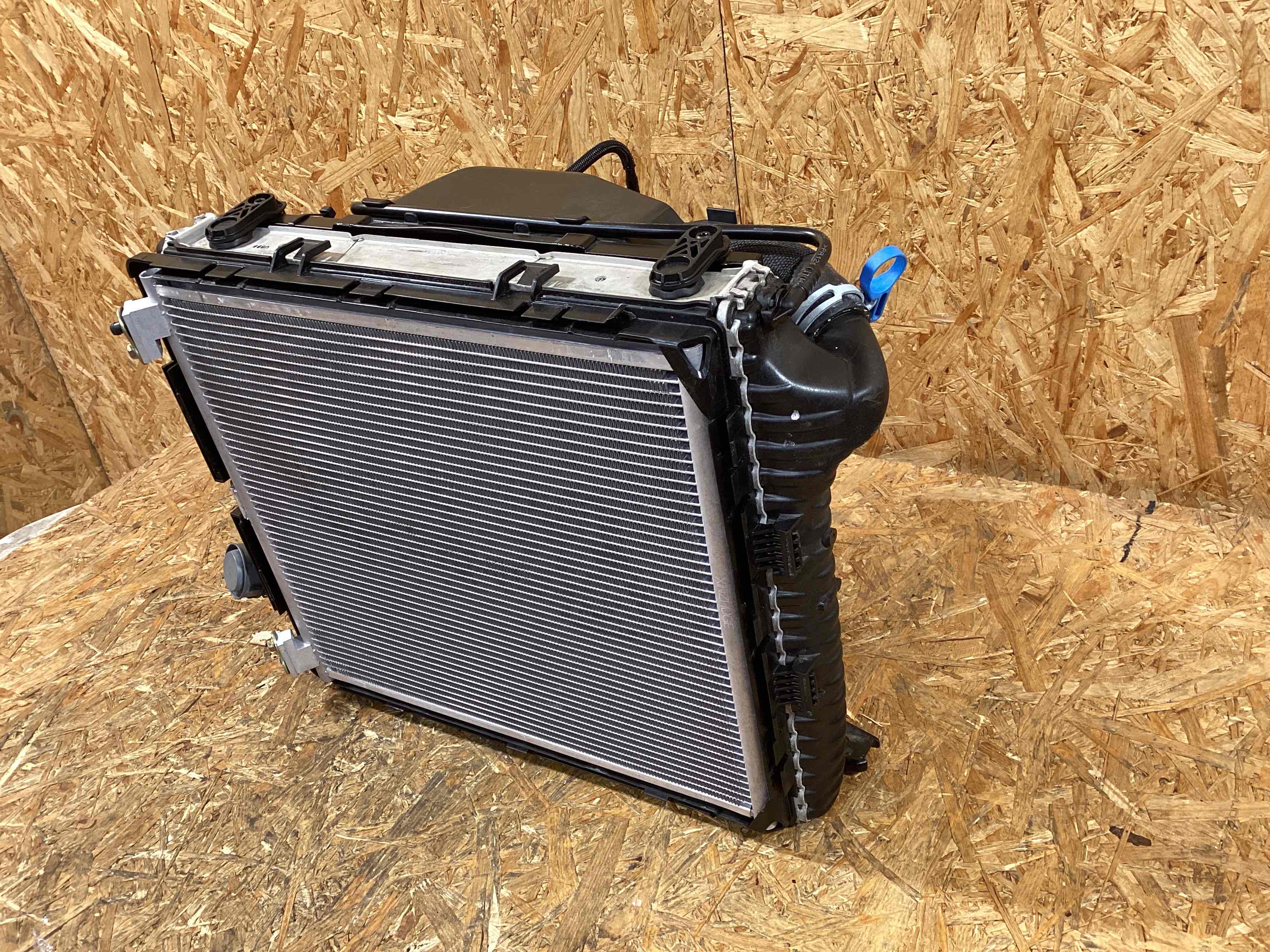 Кассета радиаторов Porsche 911 180226-103