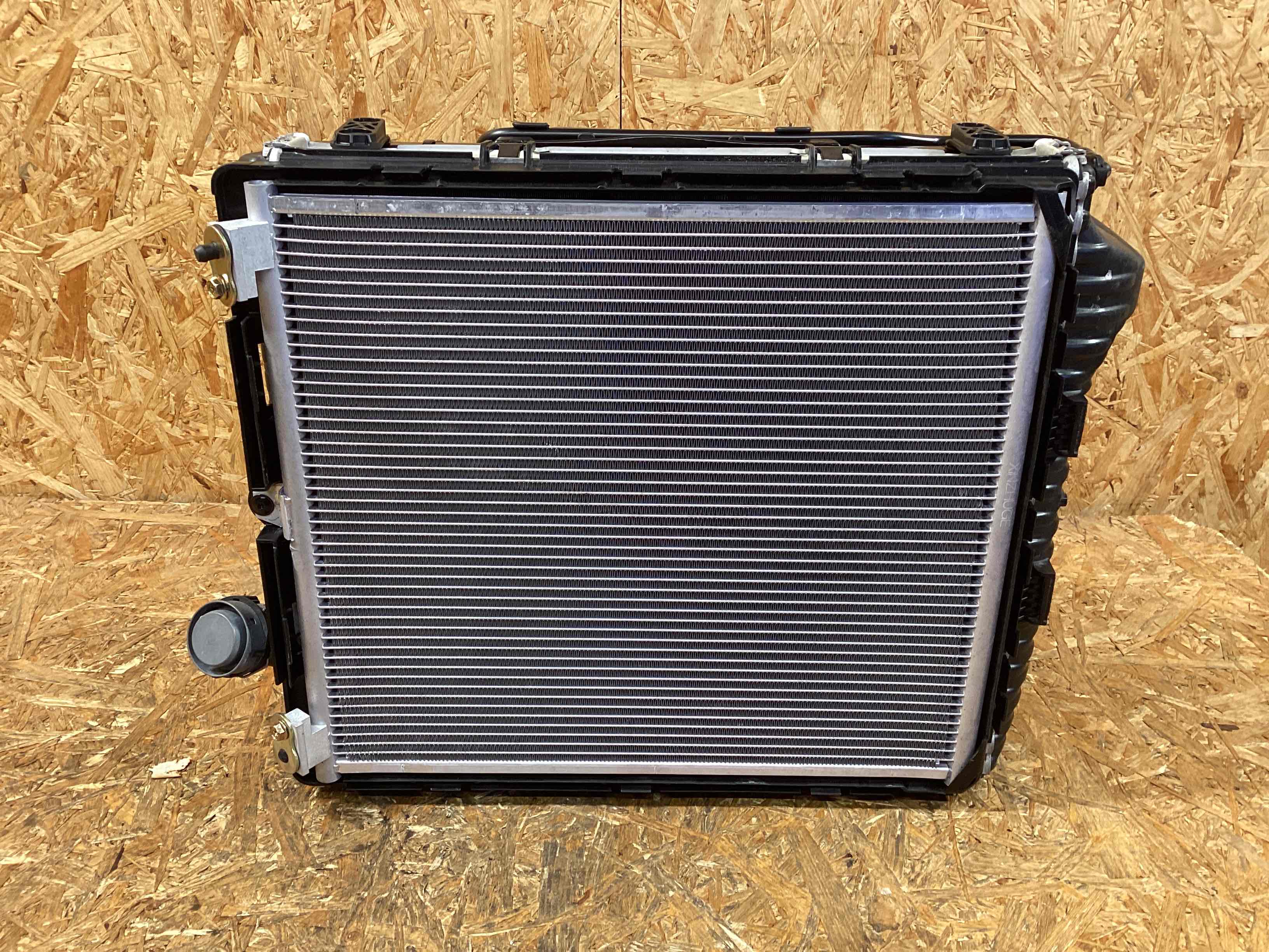 Кассета радиаторов Porsche 911 180226-103