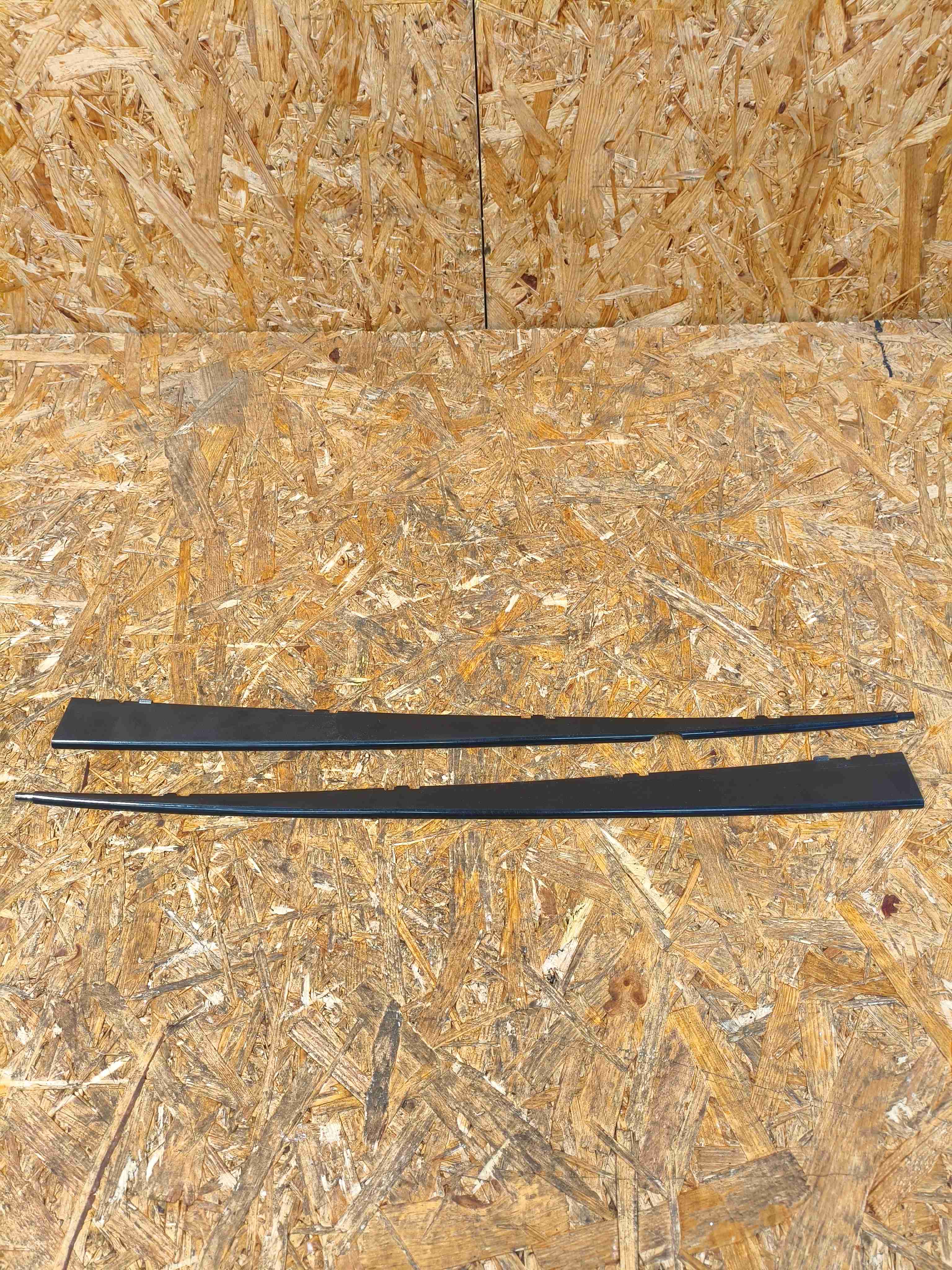 Уплотнитель стекла/двери Porsche Panamera 180226-112