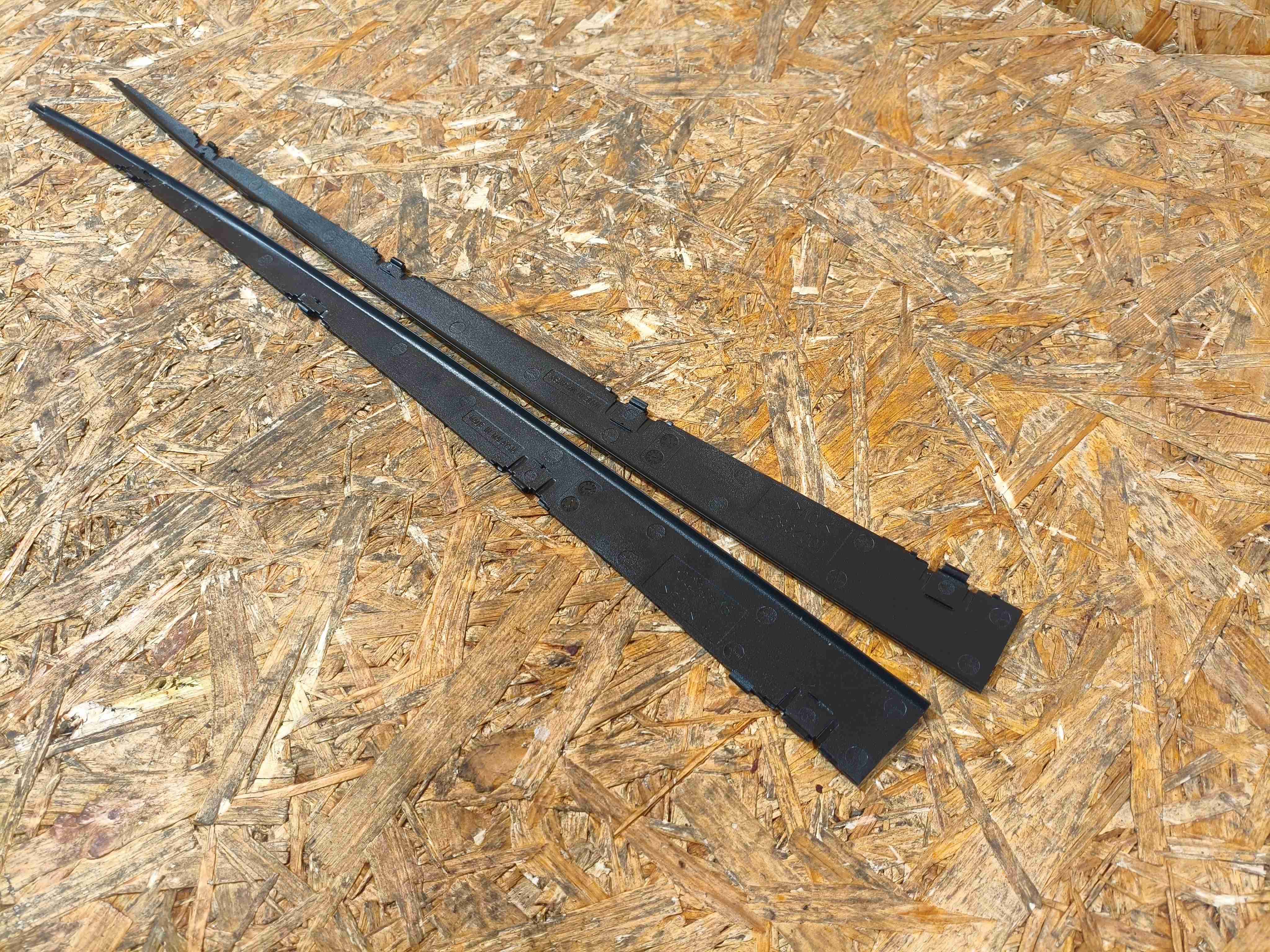 Уплотнитель стекла/двери Porsche Panamera 180226-112