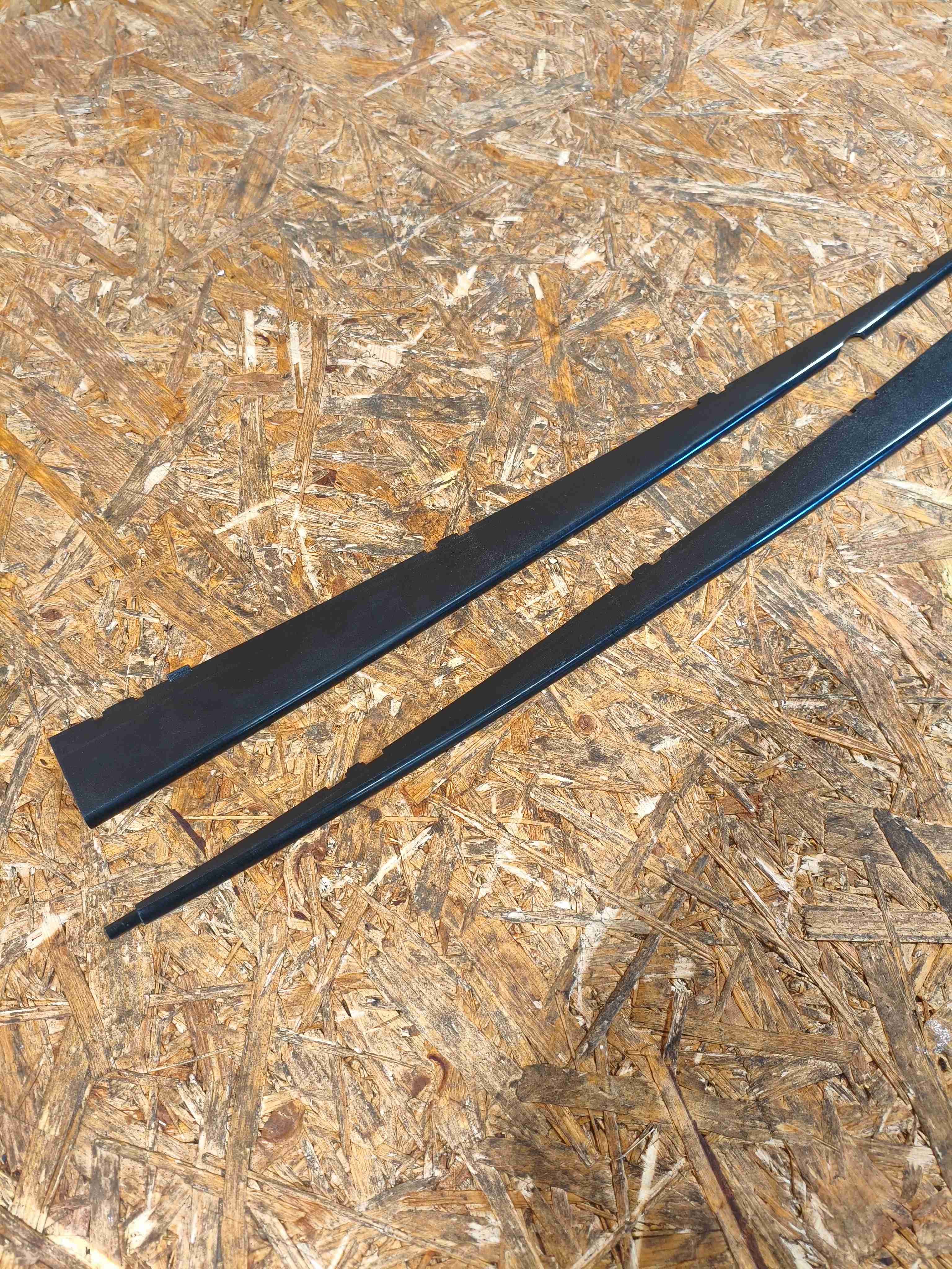 Уплотнитель стекла/двери Porsche Panamera 180226-112