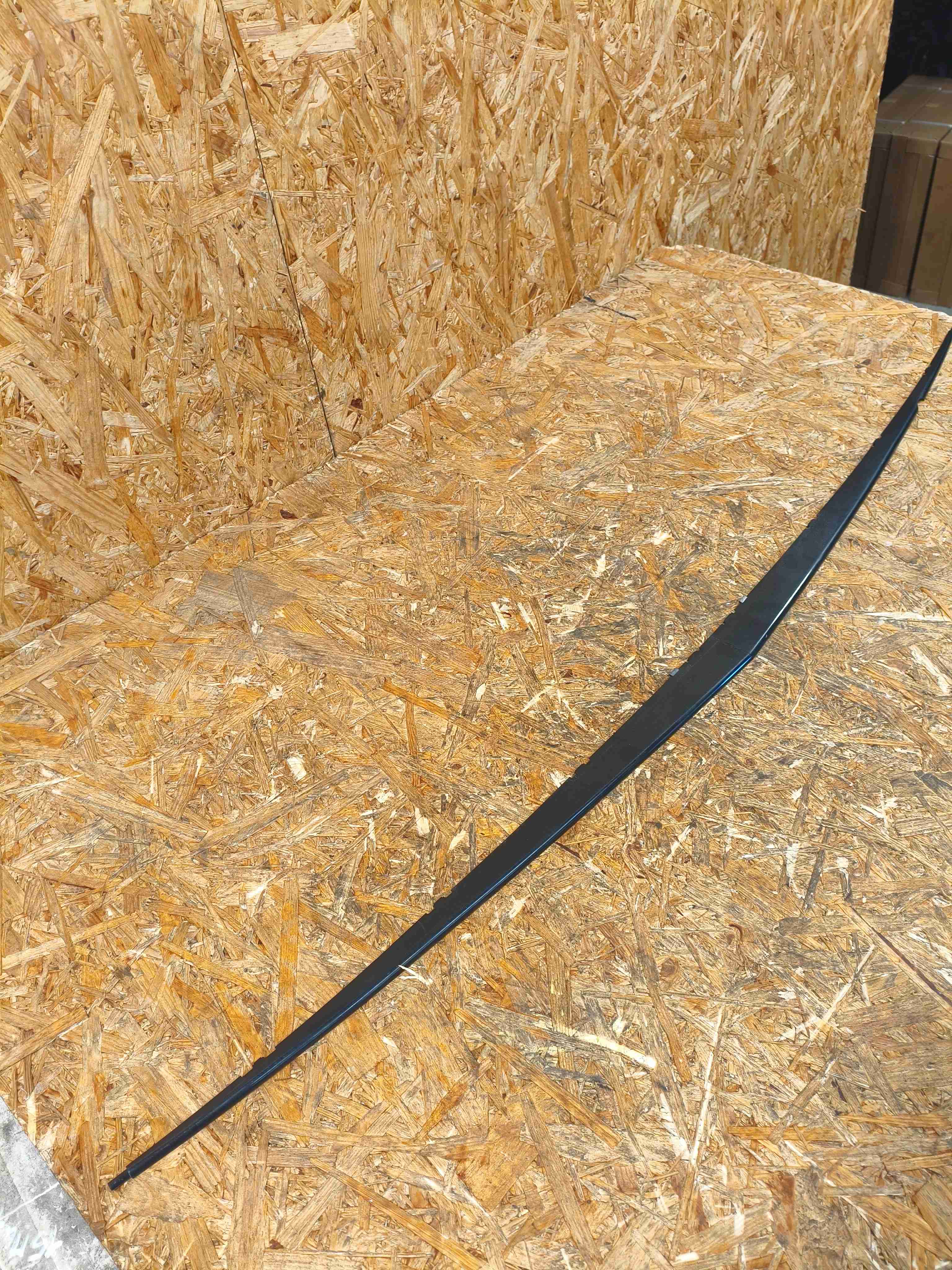 Уплотнитель стекла/двери Porsche Panamera 180226-112